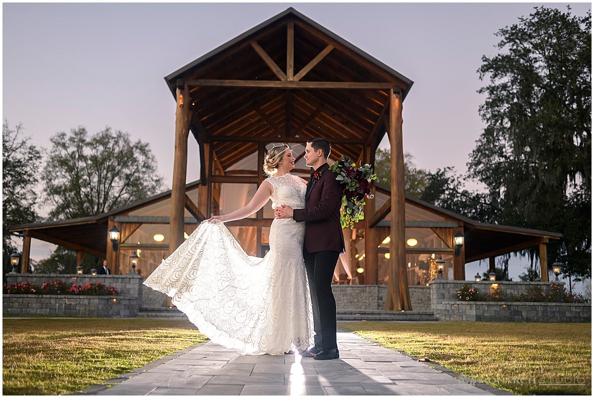 monarch-studio-photography-Barn-Wedding-near-jacksonville-cottonwood-ranch-082.jpg