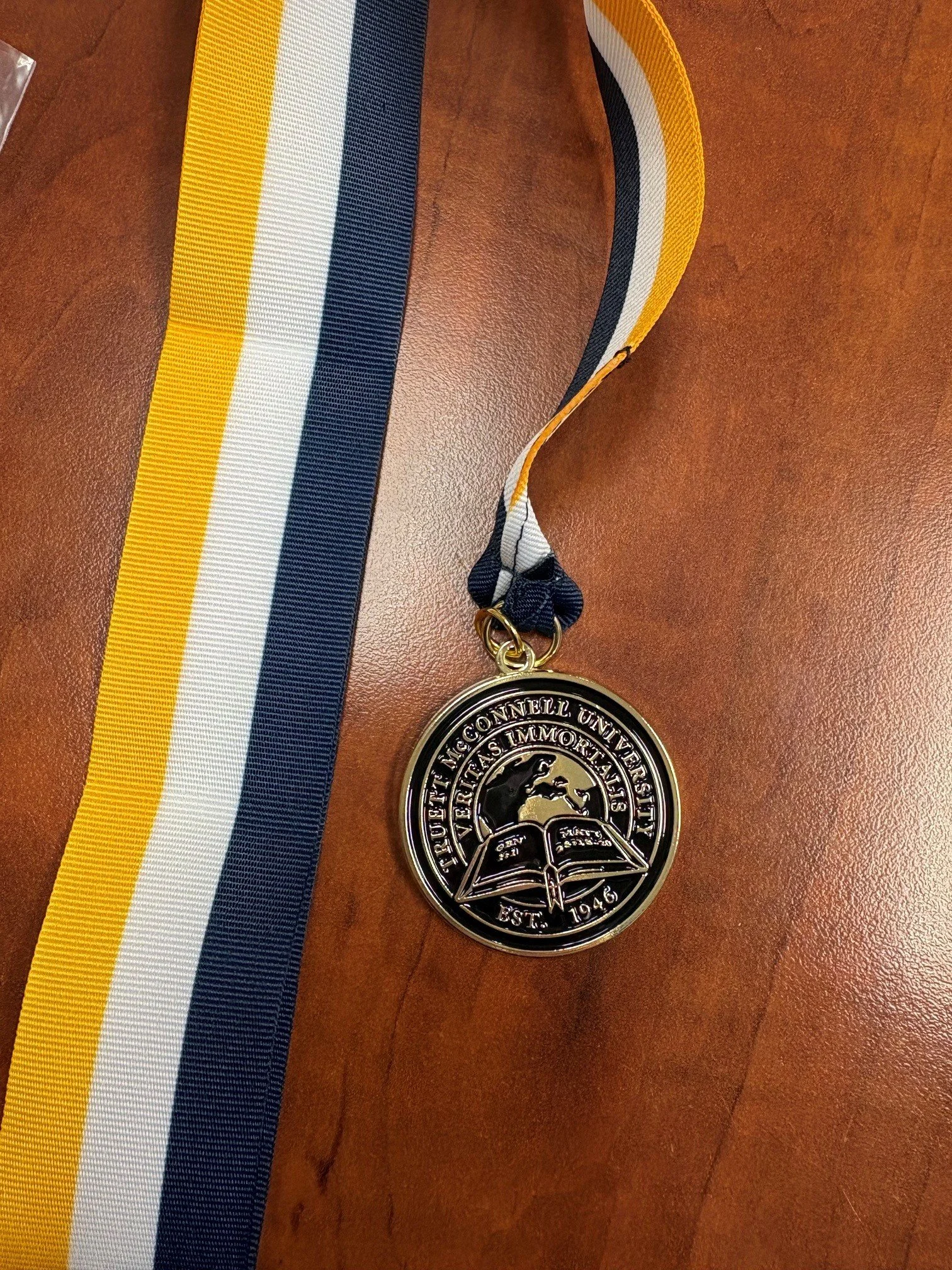 Dual Enrollment Graduation Medallion