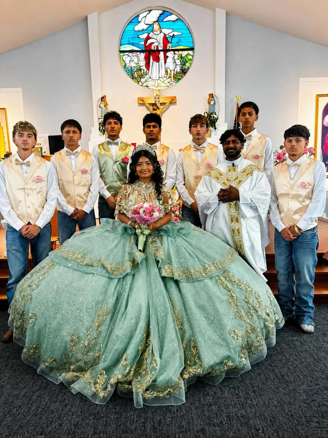 QUINCEGS.jpg