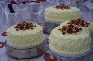 Multiple Cakes with Rosettes and Frosting Roses