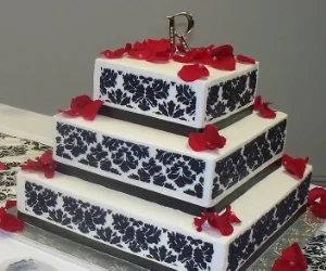 Square Cake with Frosting Damask Detail