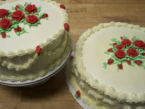 Butterfluff Frosting with Red Roses