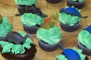 Cupcakes with Dinosaur Toys