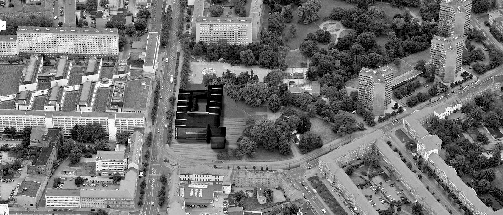 cam04_EXT_bw.jpg