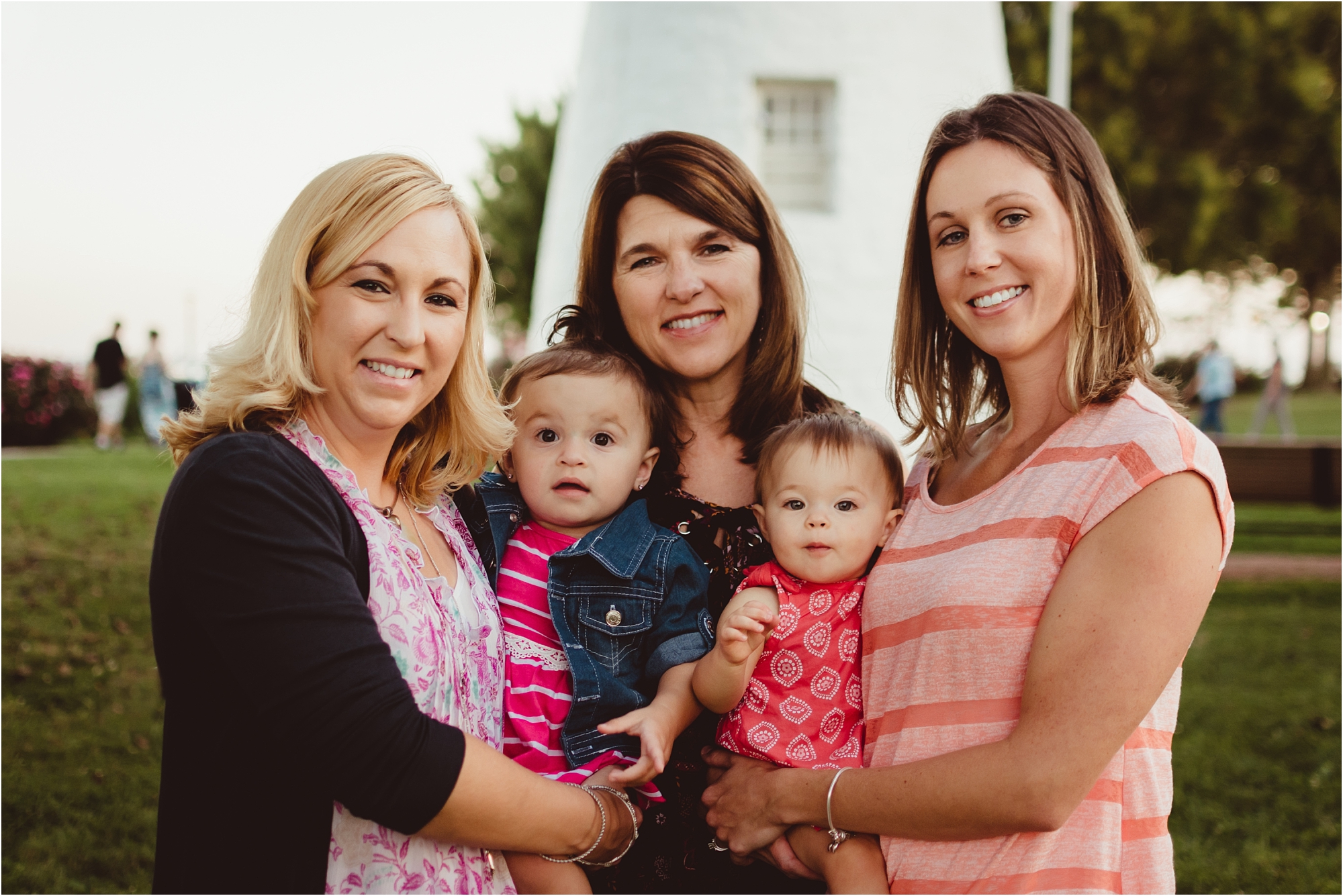 bnp-madden-family-portraits-concord-point-lighthouse.jpg