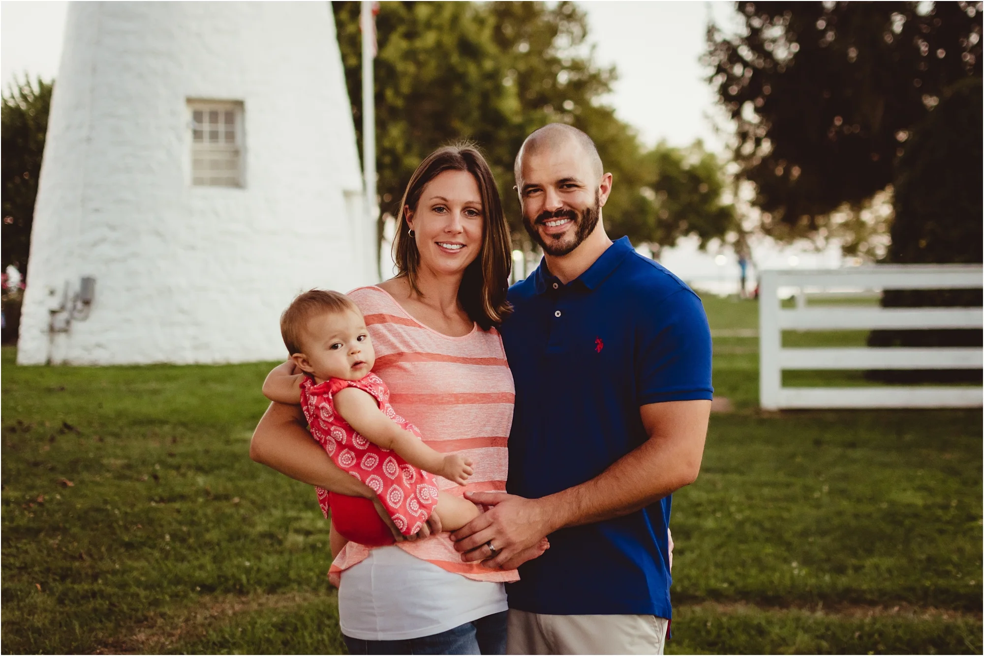 bnp-madden-family-portraits-concord-point-lighthouse.jpg