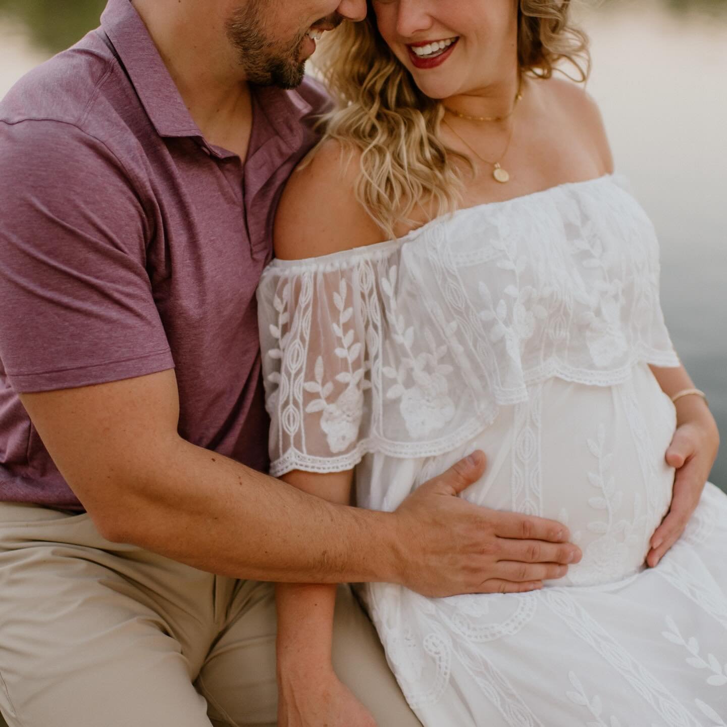 Maternity and Family Newborn sessions are what I shoot least often and I totally get it- parents are trying to find their groove, mama doesn&rsquo;t feel confident or comfortable, it&rsquo;s pretty low on the priority list when getting ready for a ne