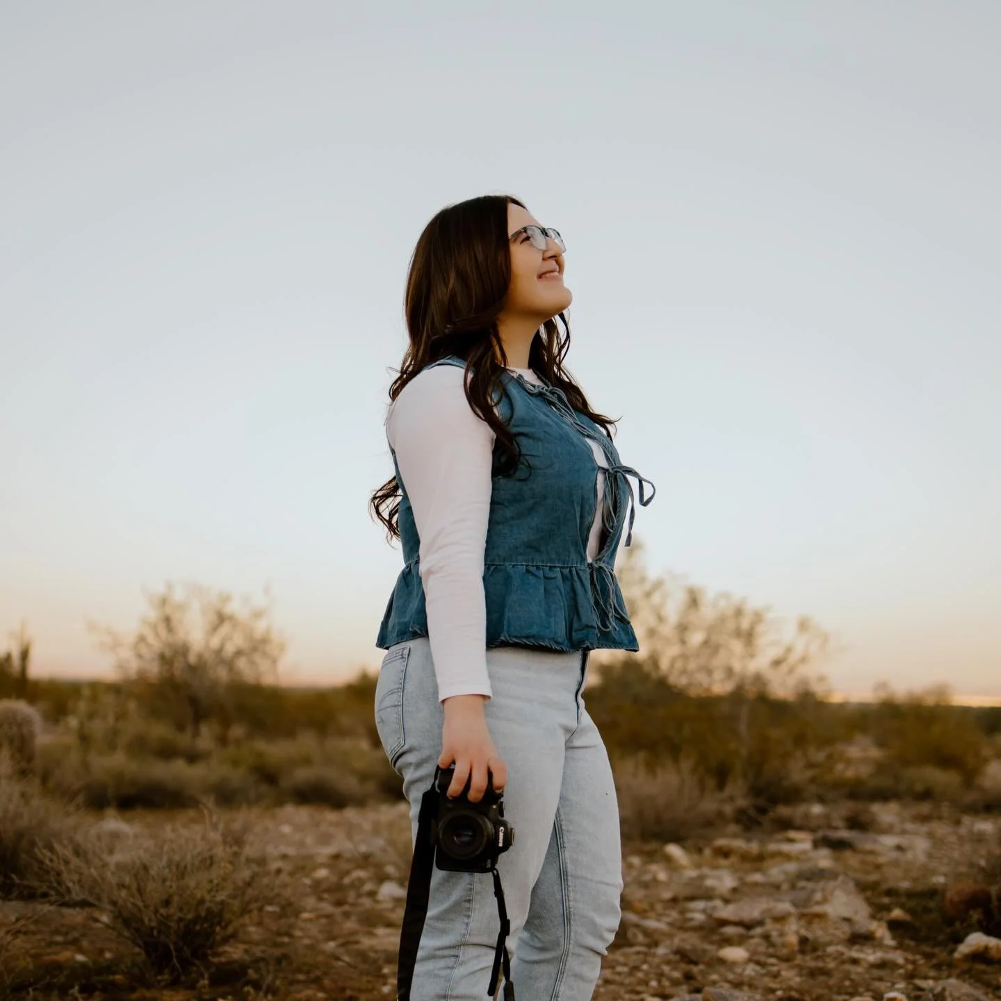 Photog Branding session in the desert including iced mocha lattes and her Bible? SAY LESS.

Tatum and I serve on the social media team together at  @thegardenaz and when she asked me to take some of her very first professional branding photos, I was 