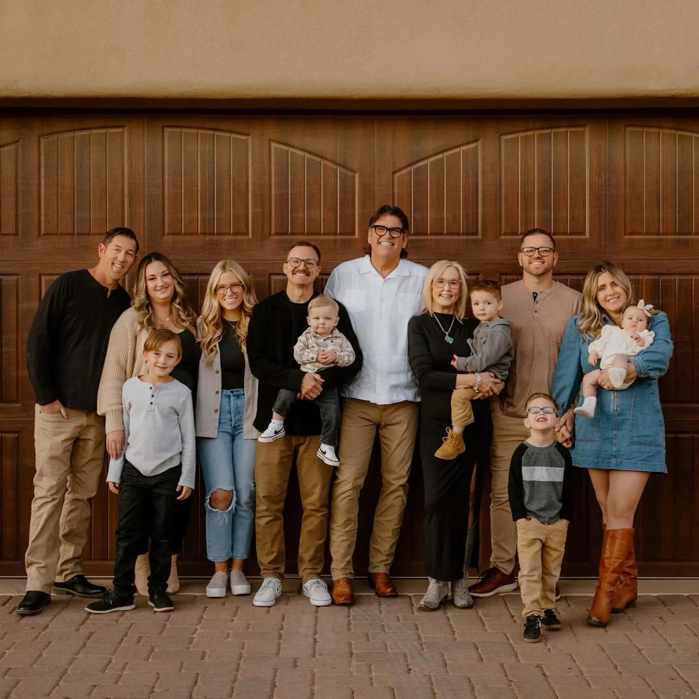 Ya know what gift is always a winner? Family photos!

Stephanie reached out to me to do an hour session for her in-laws as a Christmas gift and what a great idea! The grandparents get photos with the grandbabies, each couple gets their own mini set a