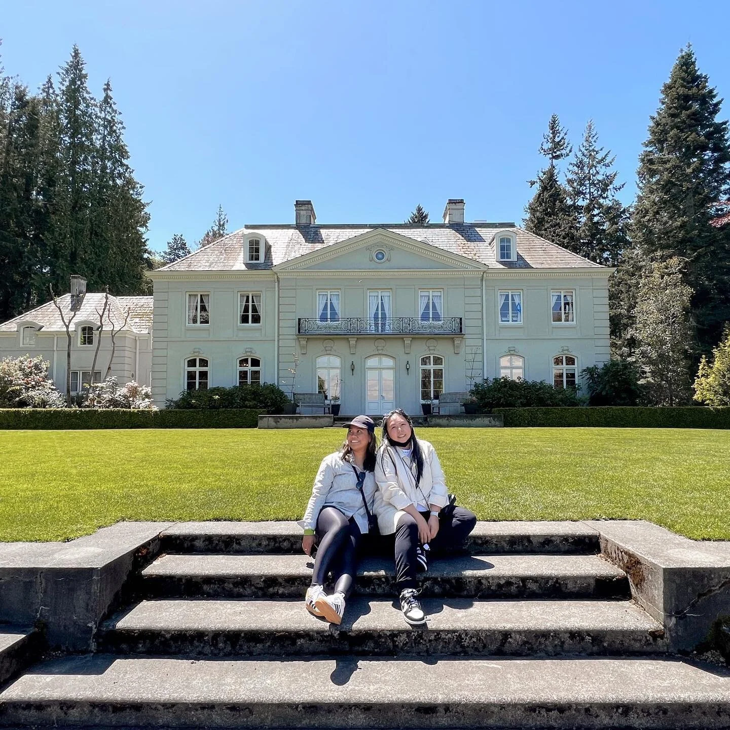 Just two childhood friends spending time in my summer home 💅✨😂 #manifesting