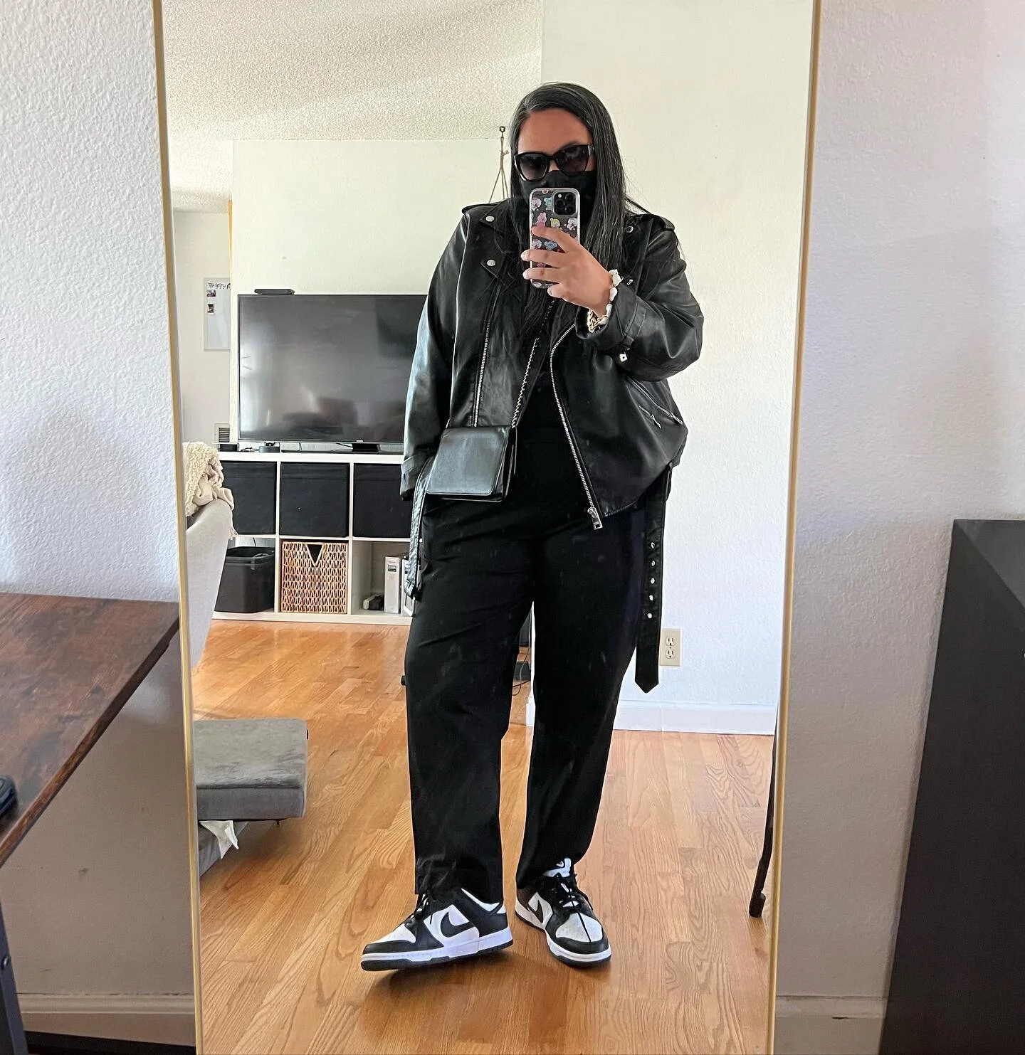 Realizing that I&rsquo;ve pretty much won the same pair of shoes in my last 3 fits and I ain&rsquo;t even mad at it. She&rsquo;s an outfit and shoe repeater 🖤🐼 Fight me. 🤣