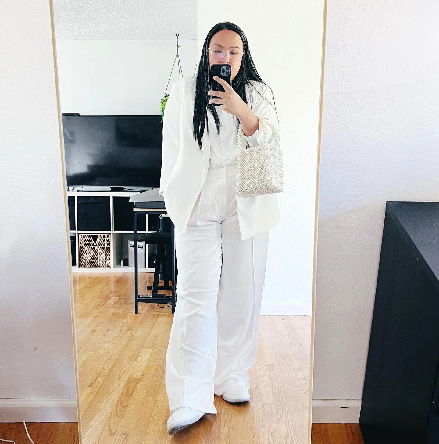 Out here looking like a tall glass of🥛😜 LMAO 🤣 As someone who is clumsy AF yall know this didn&rsquo;t last 30 minutes without any stains 🤦🏻&zwj;♀️ But ya know, a girl can try. 🤷🏻&zwj;♀️ #psootd