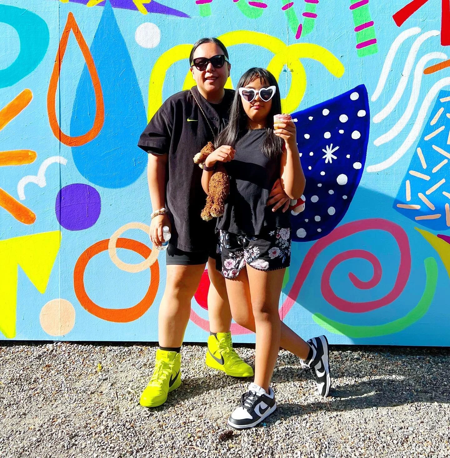 Art is a Blast 💥💓⭐️ We visited @kita.licious Art show yesterday. Come check out her art for an explosion of colors!