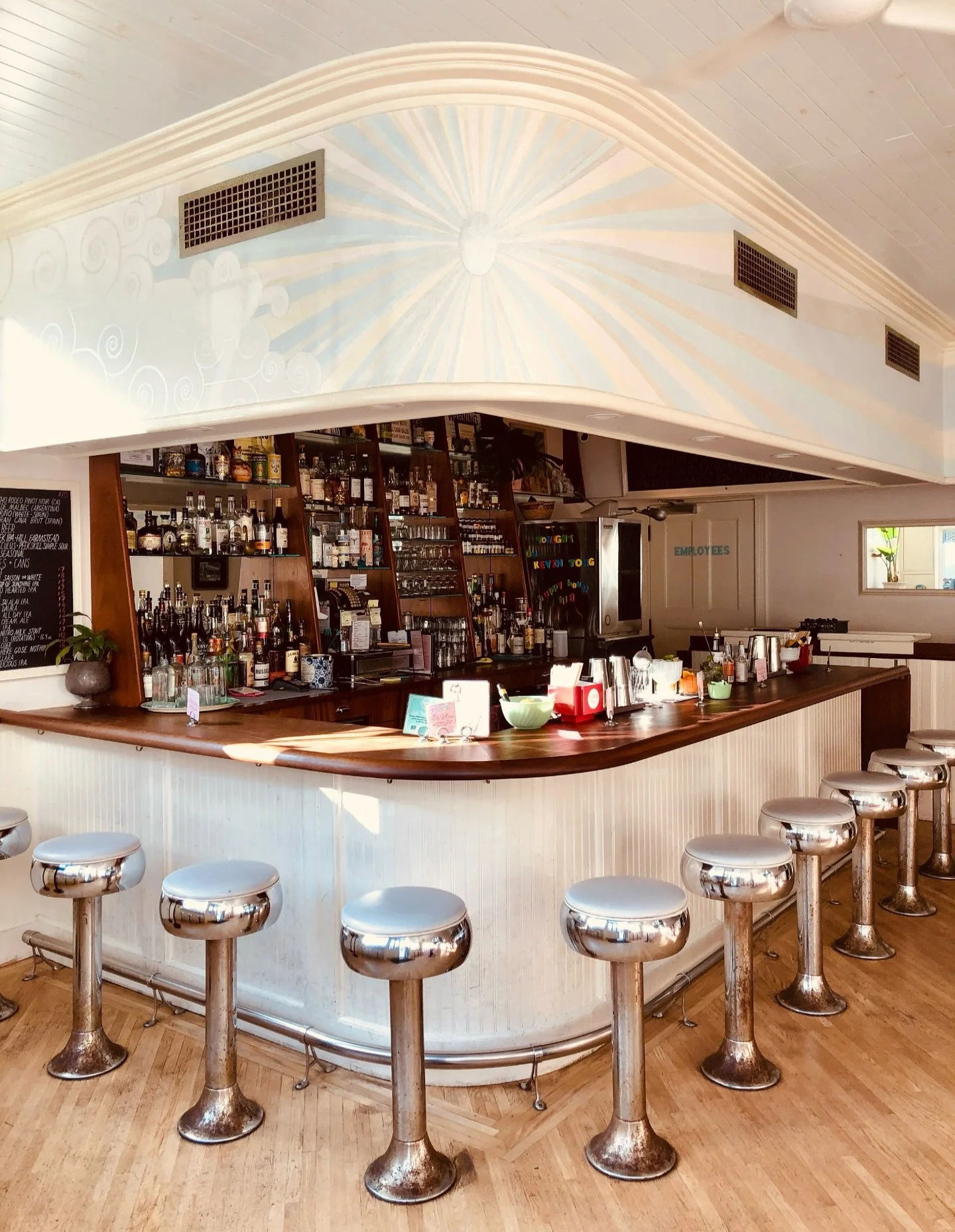 Sun is shining, patio is open, happy hour 4-8! DJ @co0l  10-late!