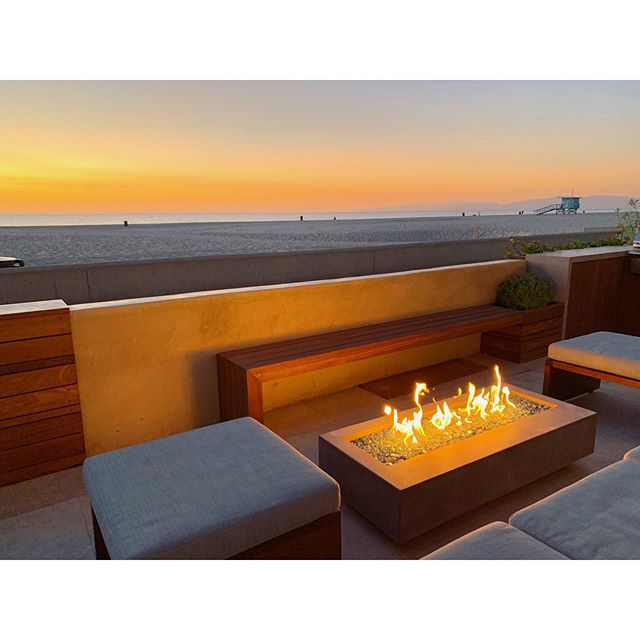 Beautiful view from our clients updated beach front patio🔥
.
.
.
.
.
.
#Beachfront #ManhattanBeach #TheStrand #Firepit #Outdoorliving #Patiodecor #Patiofurniture #Customfurniture #PolancoDesignsinc #Sunset