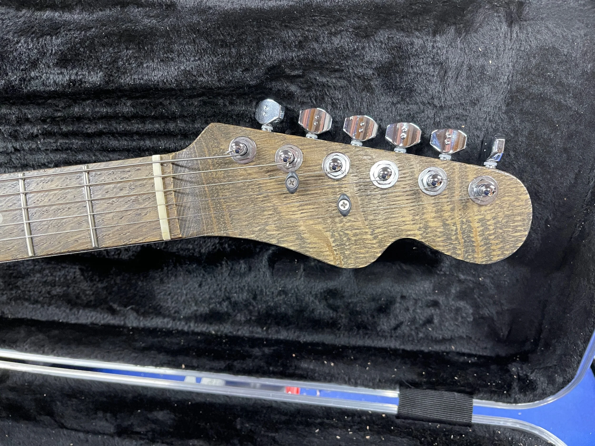 7C00F7AF-7F6A-4FE2-9375-8F944A71F577