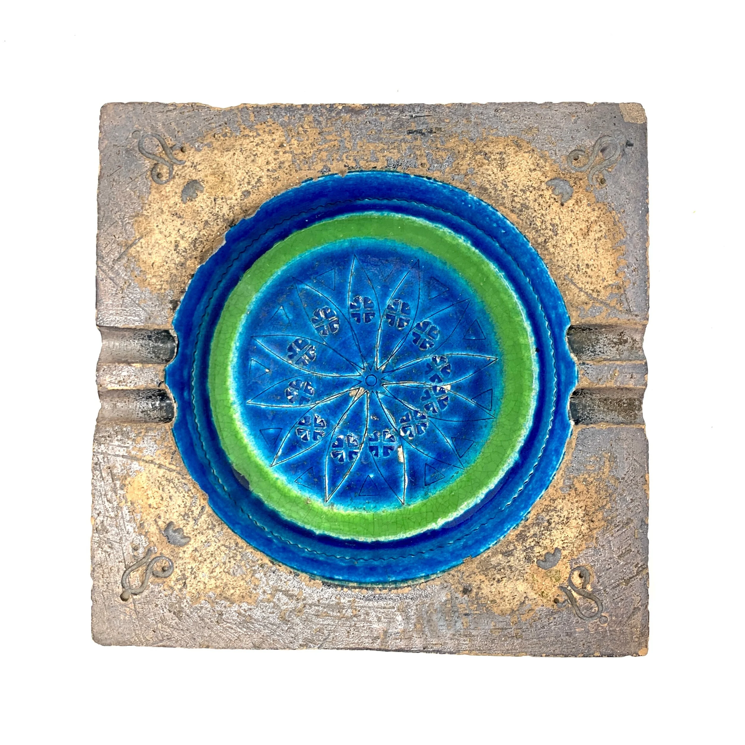 E7F18B27-AD44-4C61-B582-4872601EA2DF