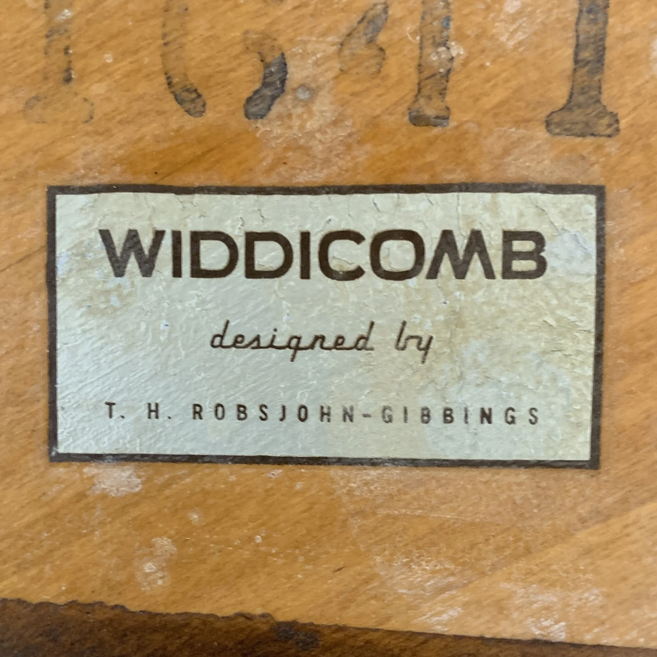 5E64CD76-1A0B-453D-807C-91A624BADBFD