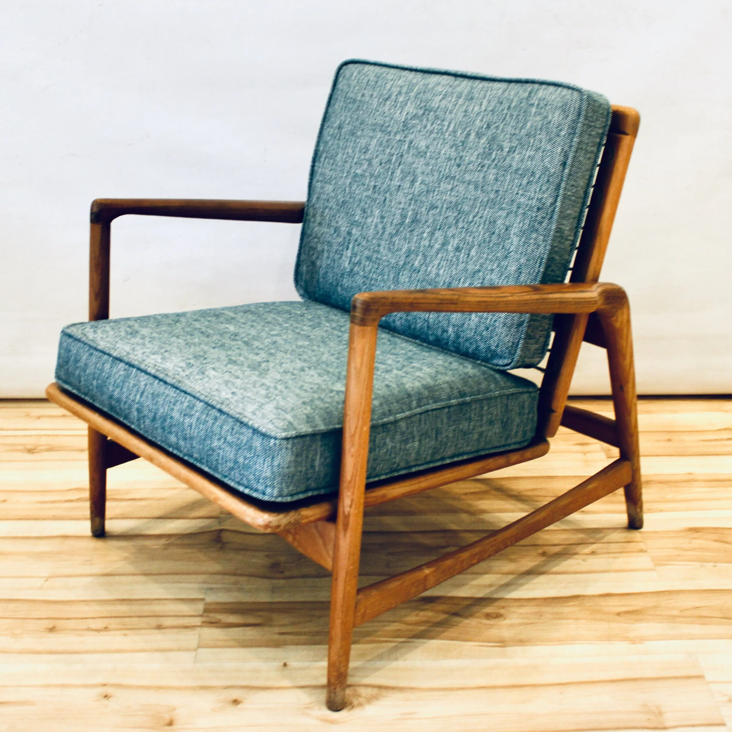 0E5CC8BE-4F29-4833-9C9B-99E4078AD0C7