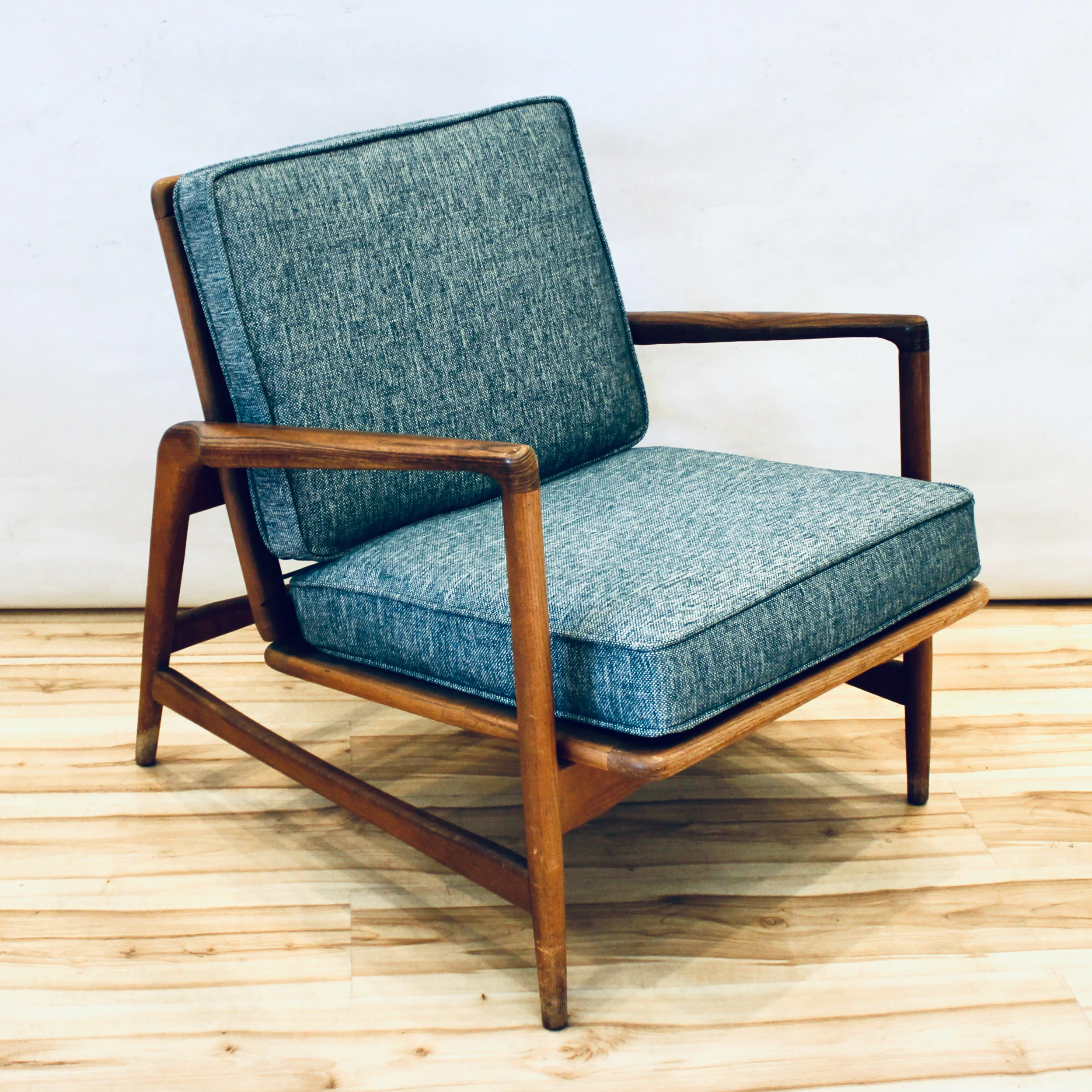 1753E8F8-BEF5-4C21-B6E2-C92A64687121