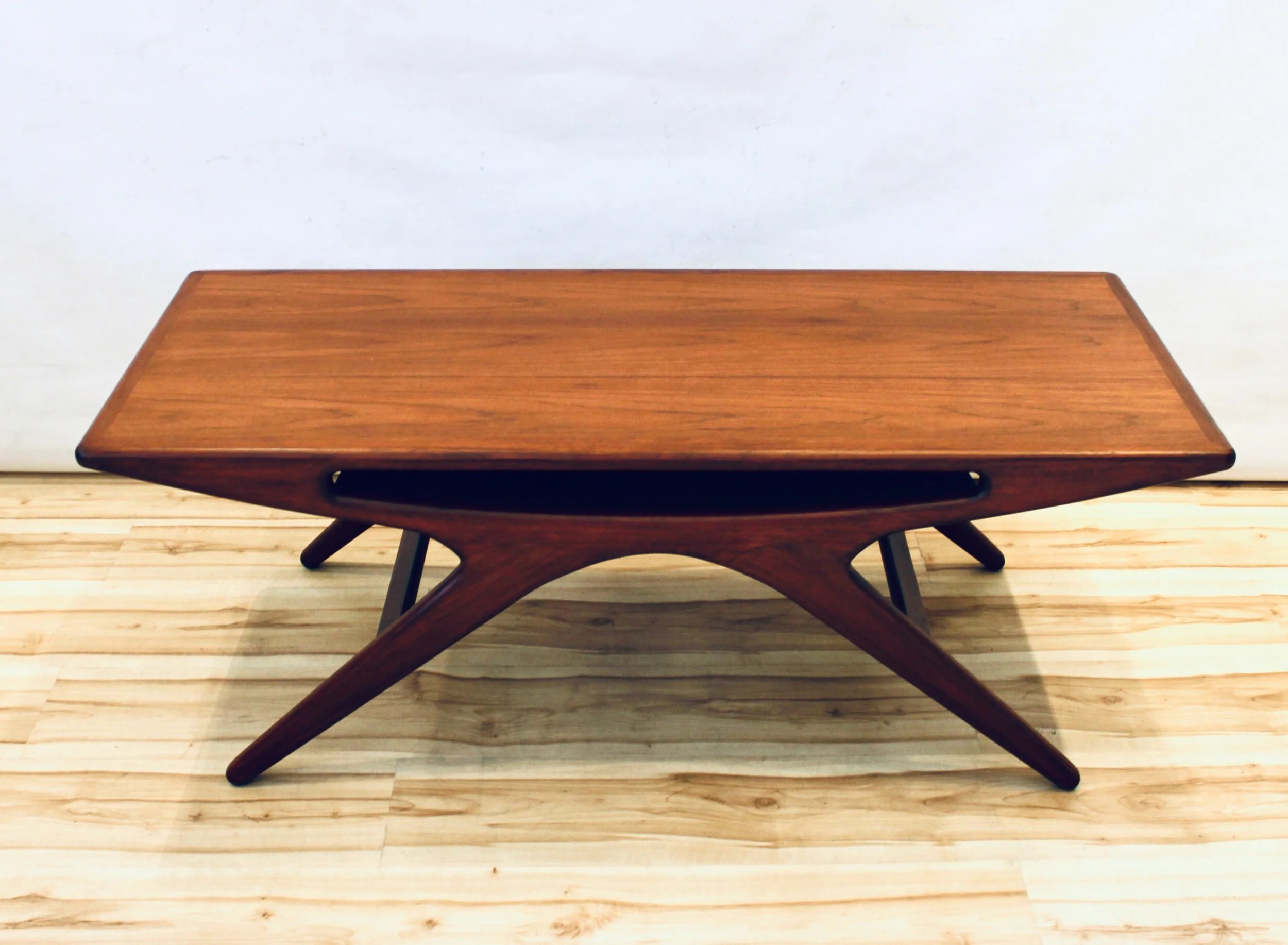 13006D76-F38B-480E-AAE8-08D0372FEC1E