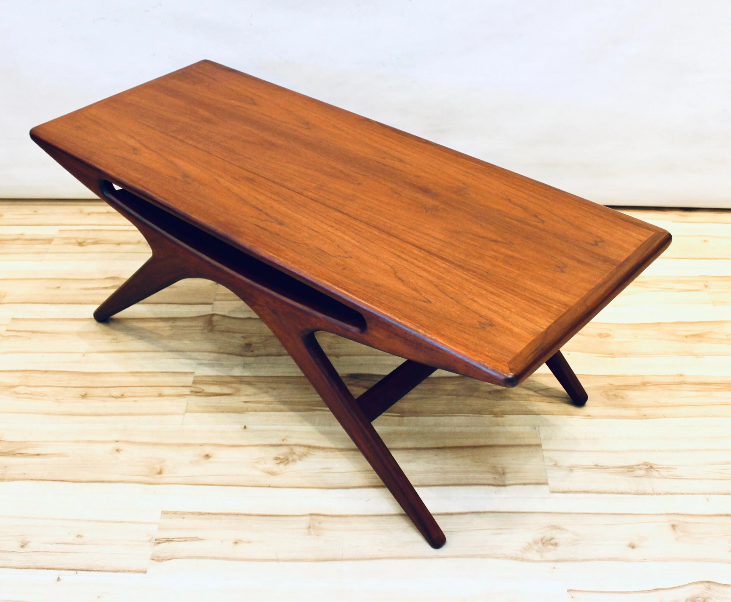 7BBB3DA4-57F5-449C-8B85-E6FA816FA7EB