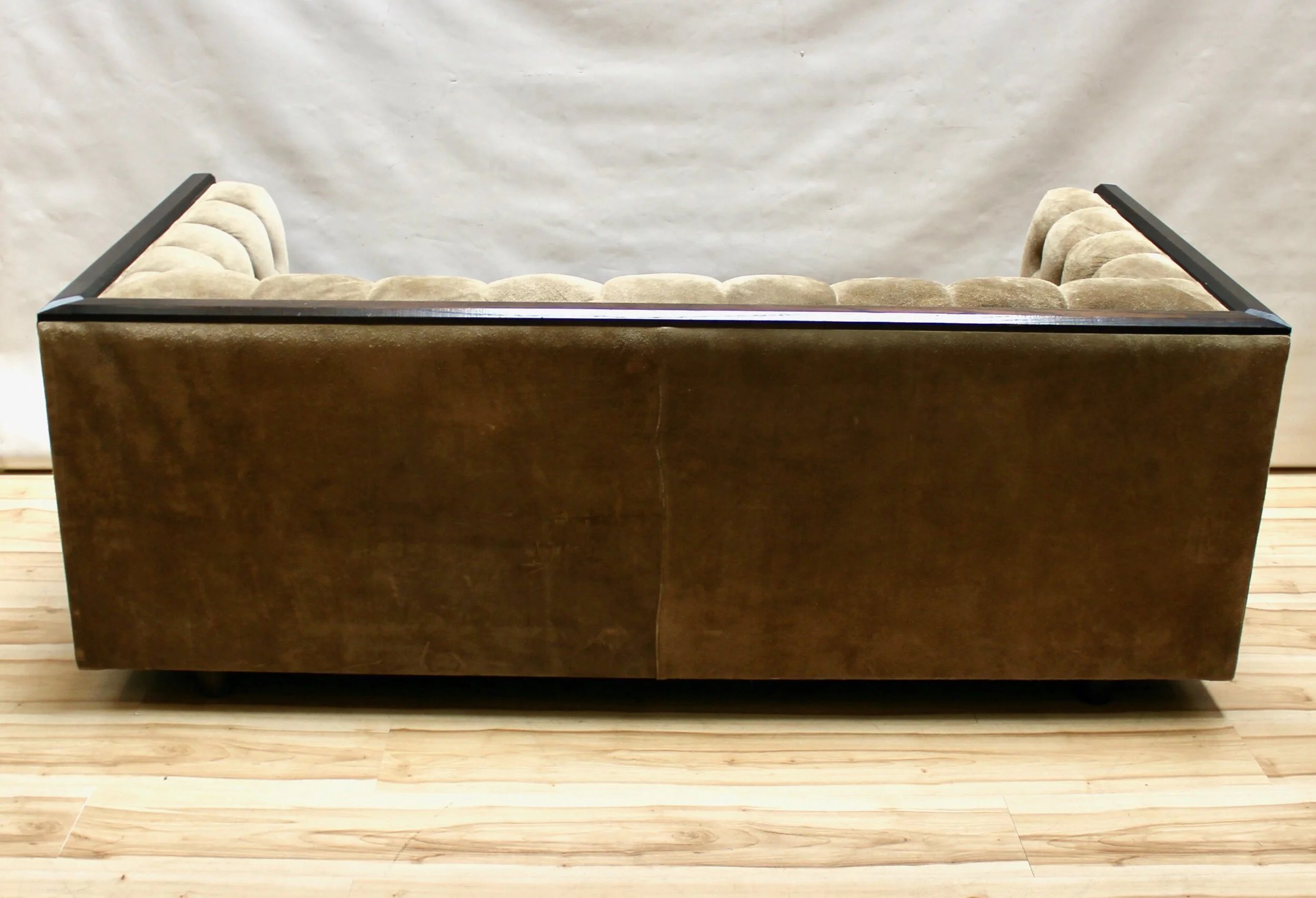 B3B148B8-7642-43DD-B9A5-953A6AE4FDFB