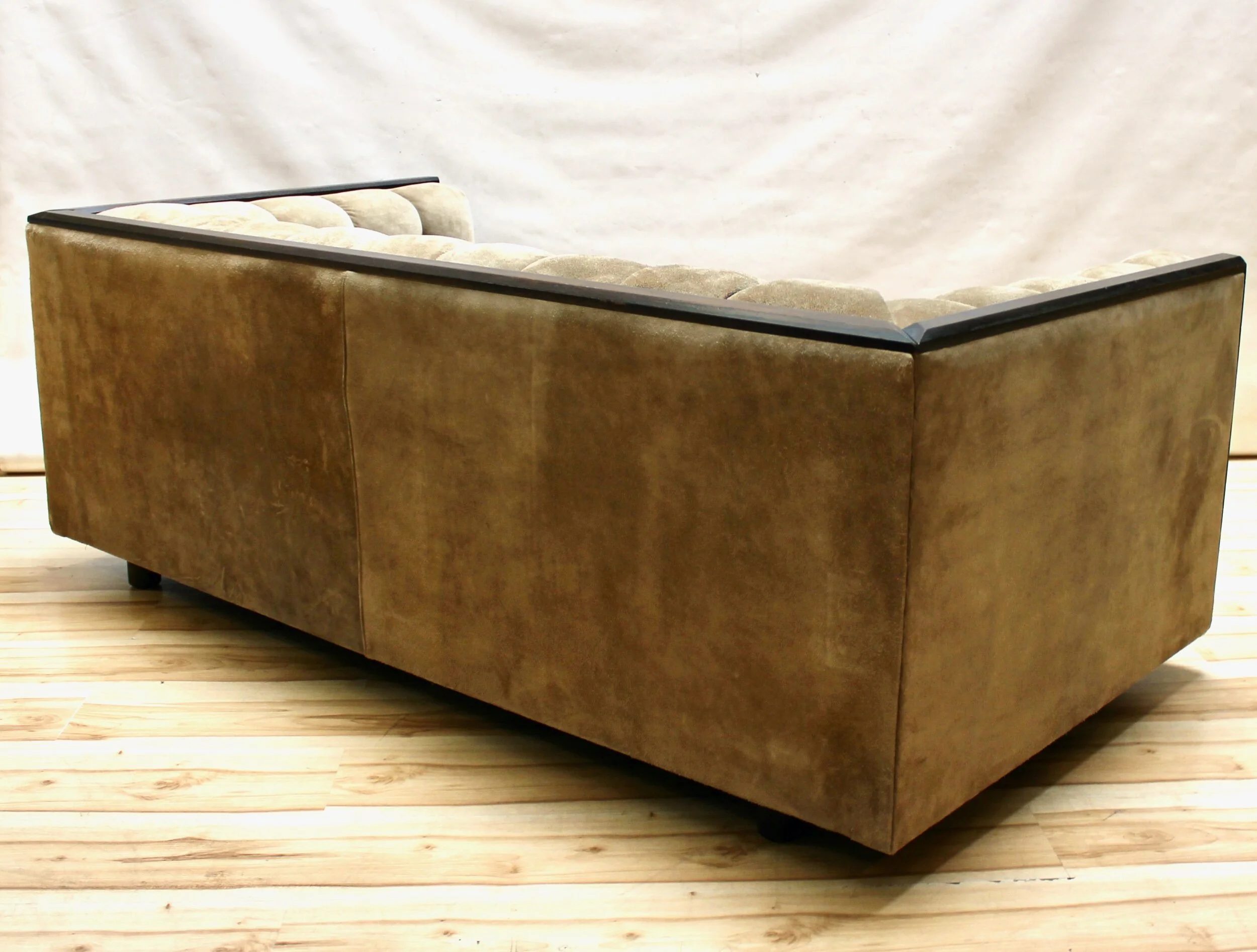 5306C13D-7FBF-4706-8B96-6534ADEF8F27