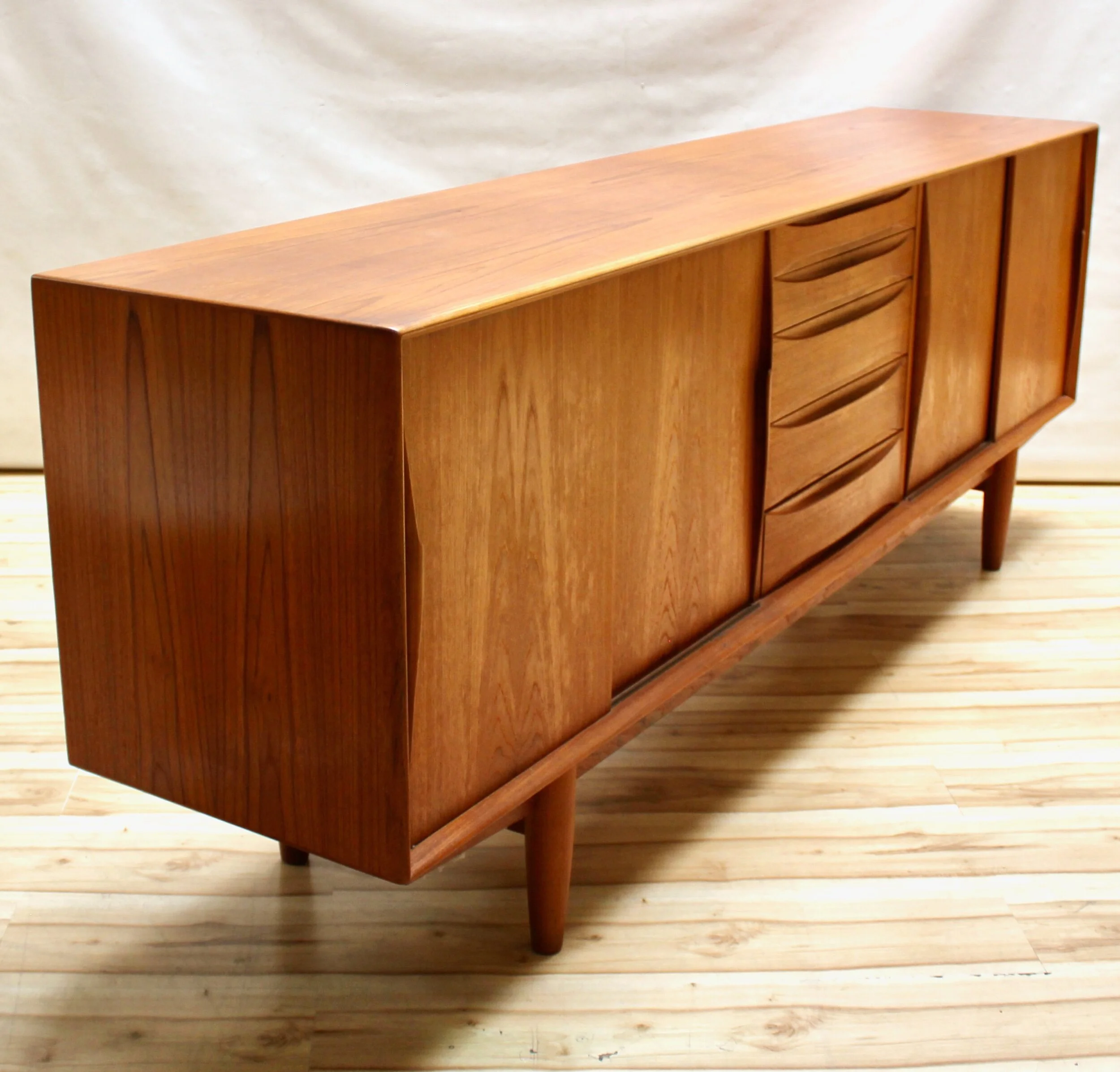 3F657F6E-21C8-4DC1-94A6-54B84E81E9BF