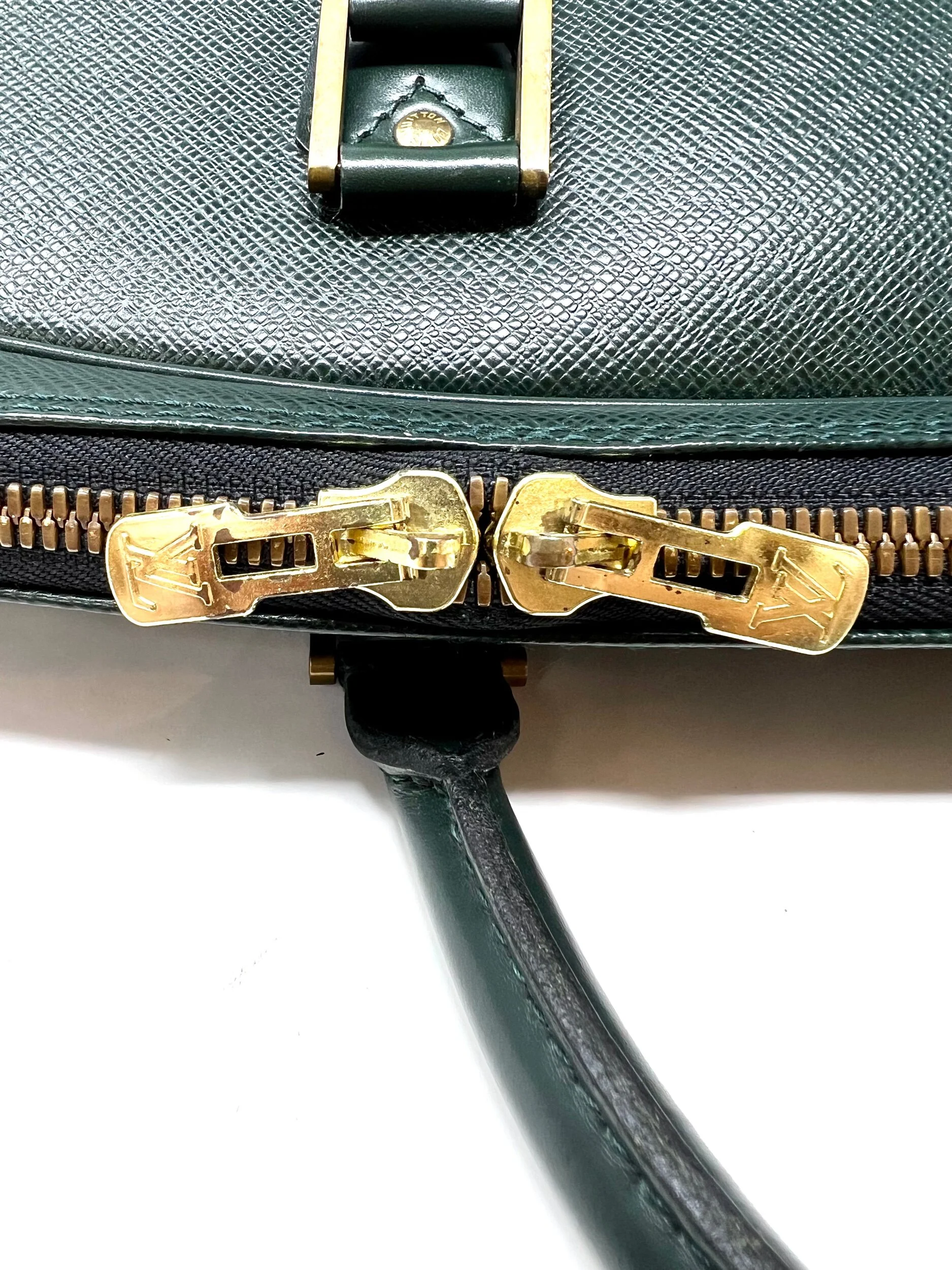 5D7F9F4E-CDA8-47B5-8A8C-0532230E9B12