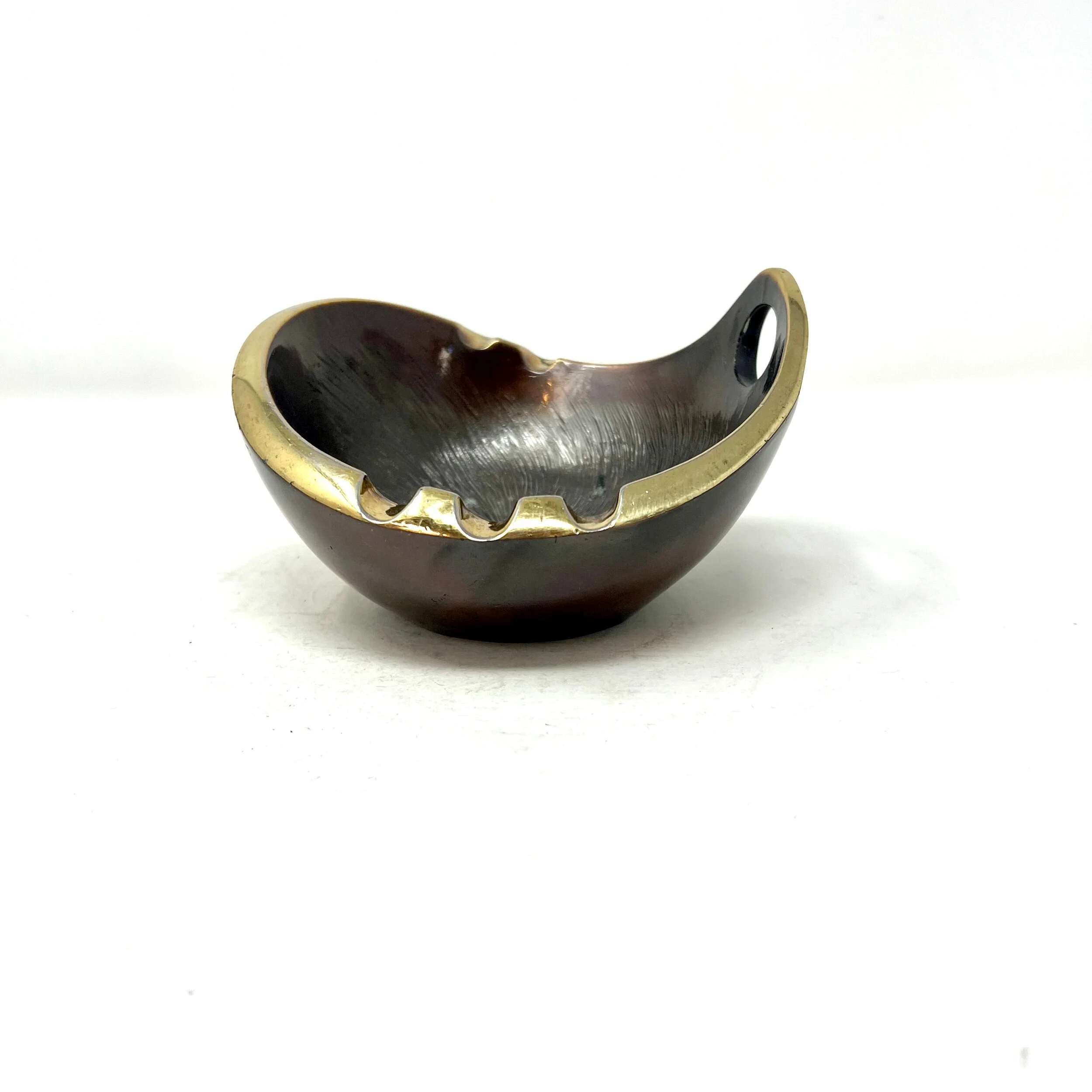 D0B0F4FF-E9F3-4BD1-85C6-614AED305F1B