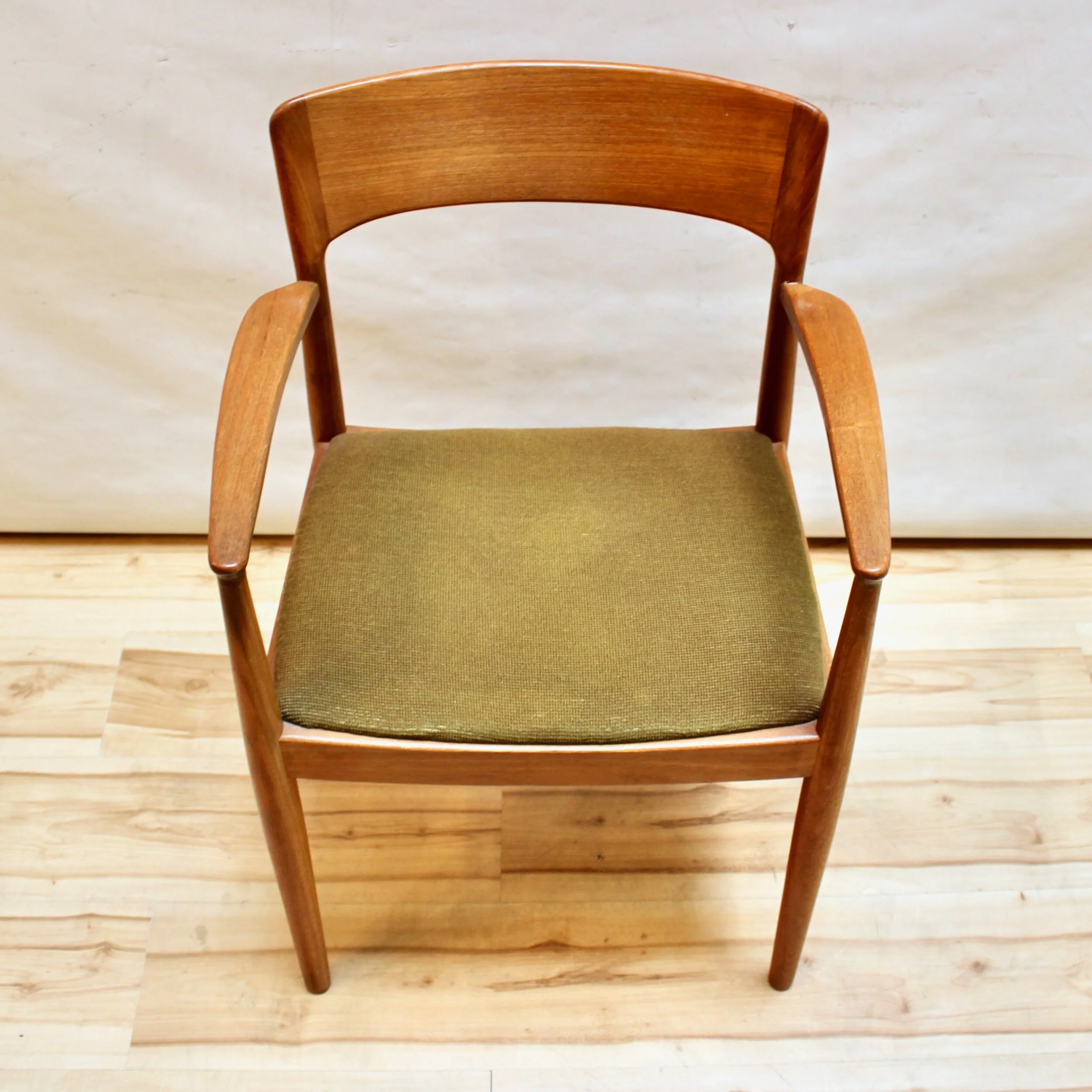 1FA66AA5-9F83-4E4E-B4D1-B6E2ADC2FC1E