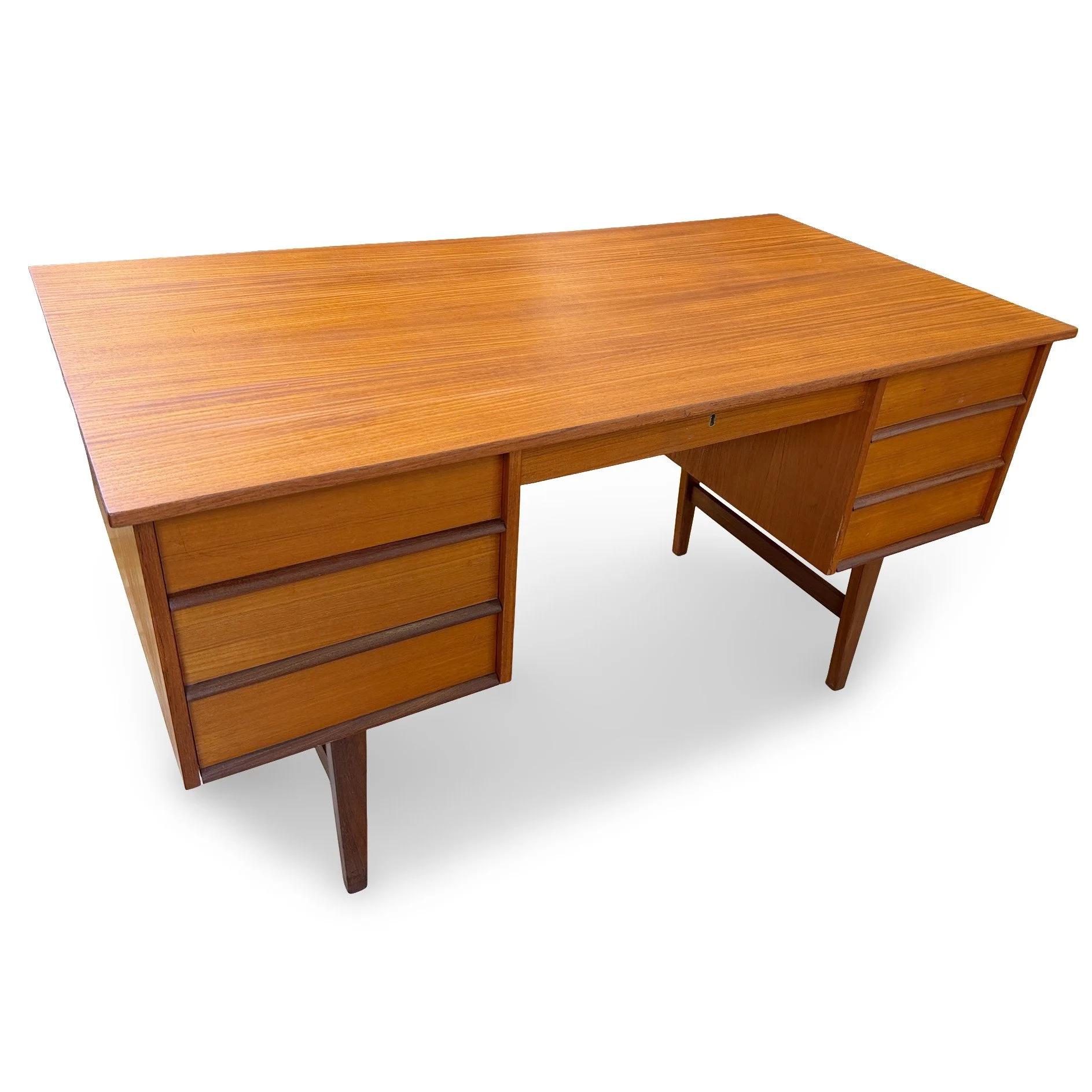 desk (1).jpg