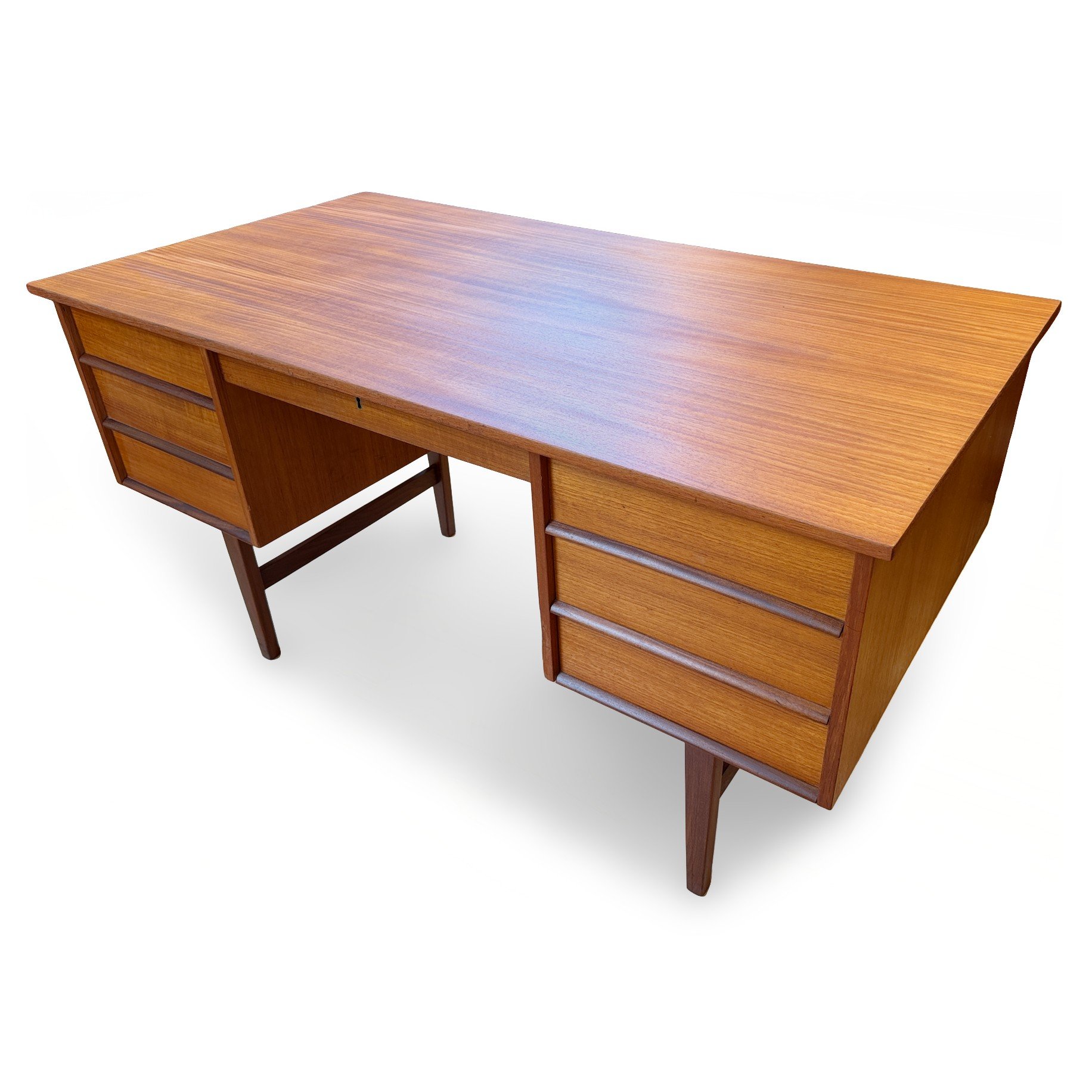 desk (2).jpg