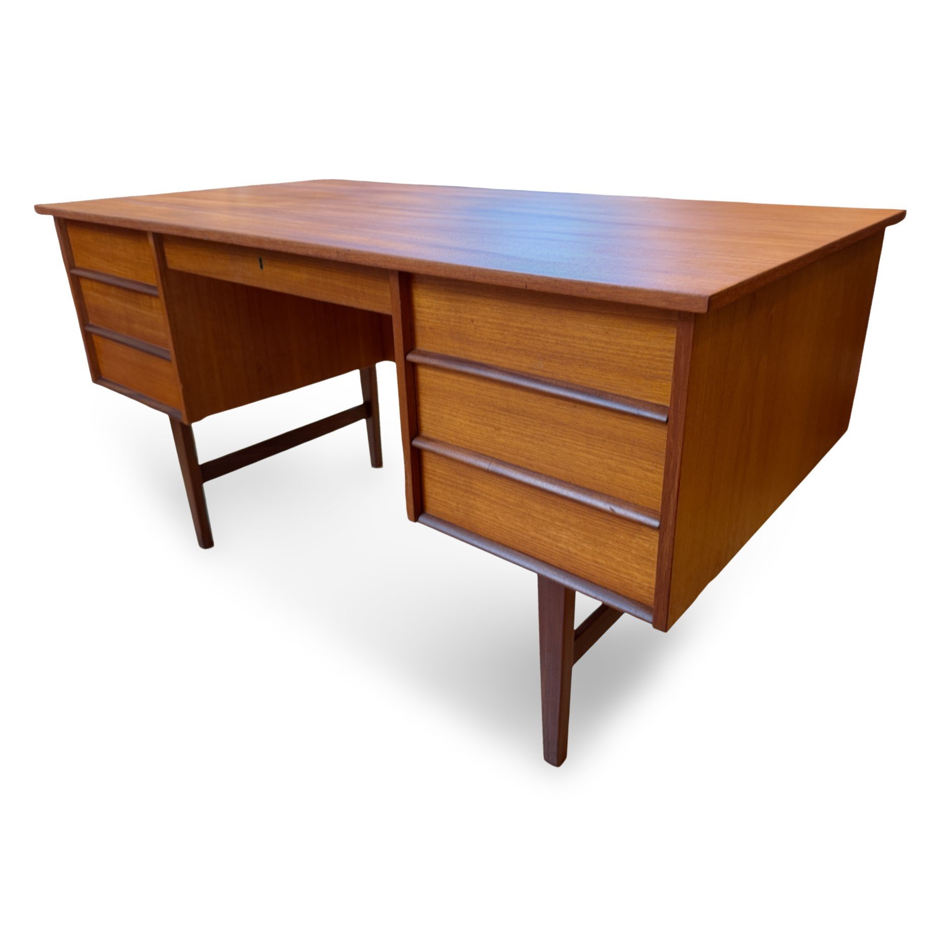 desk (10).jpg