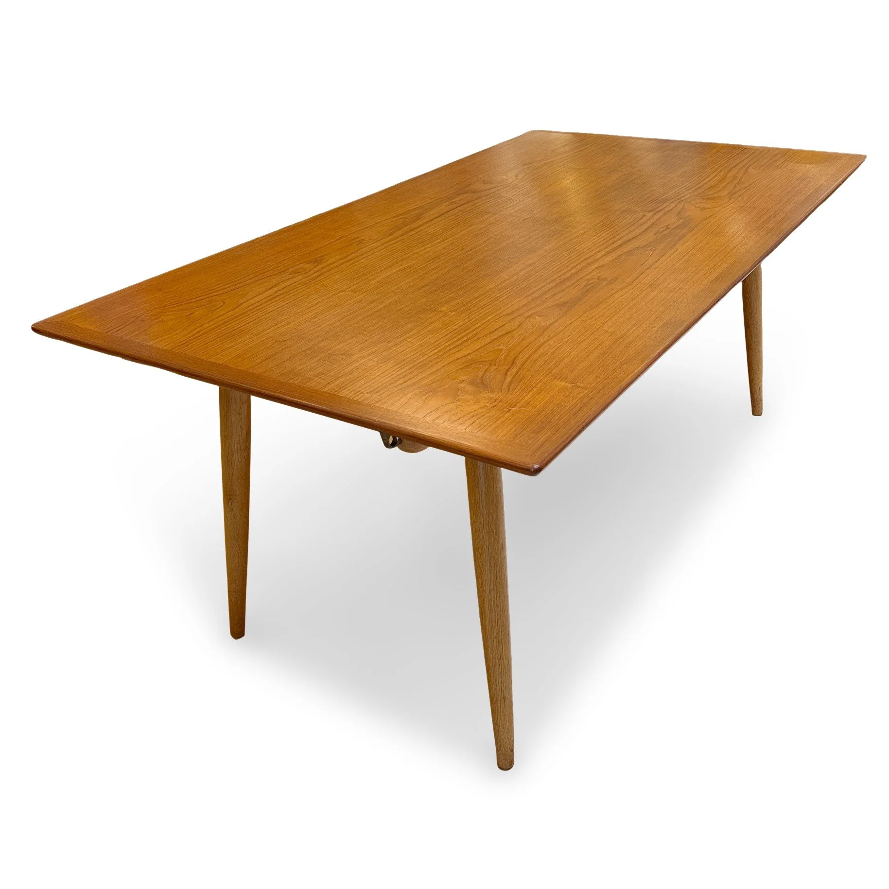 wegner table (2).jpg