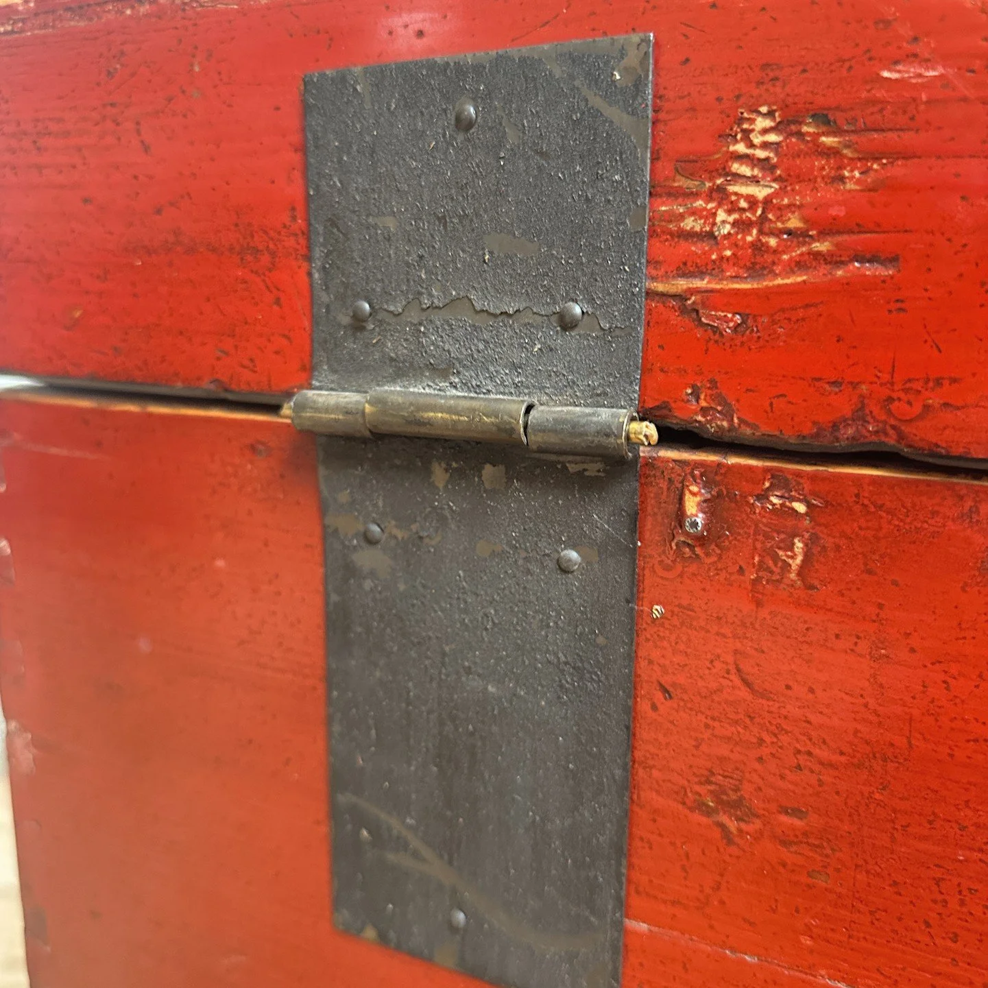 red lacquer chest (14).jpg