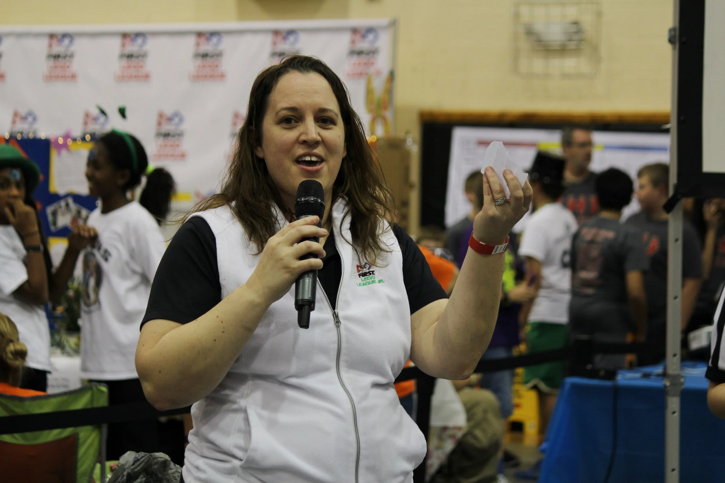 2017RC_Joyce on Mic, FIRST LEGO League JR.jpg