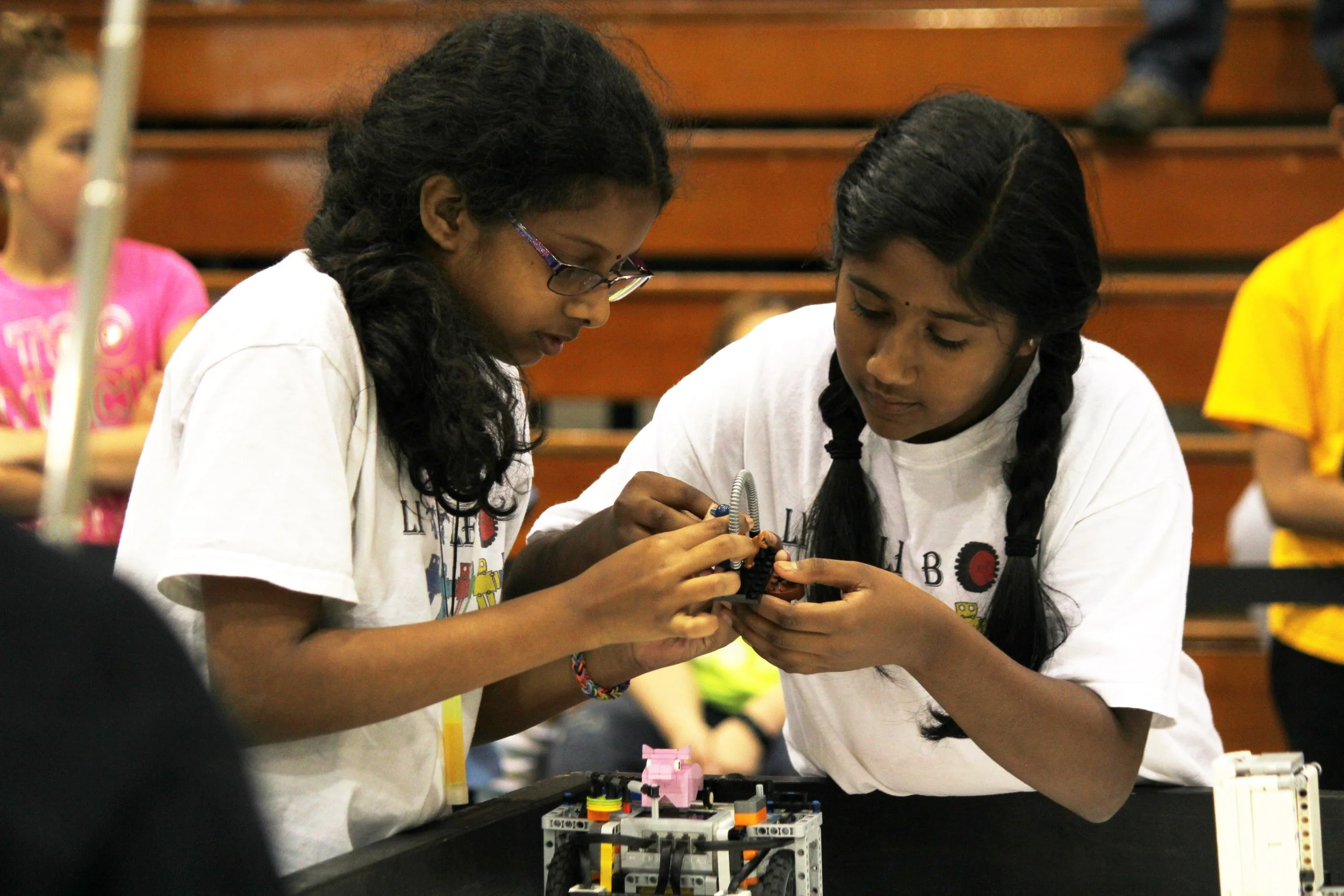 2017SI_Girls Prepare RCA Parts.jpg