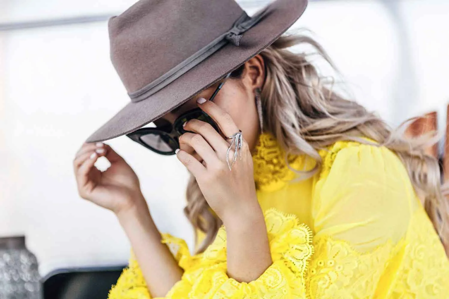 Francis Lola of @flamis Desert Lookbook on YouTube: http://bit.ly/2oM85ZO and "Neon Desert" blog post