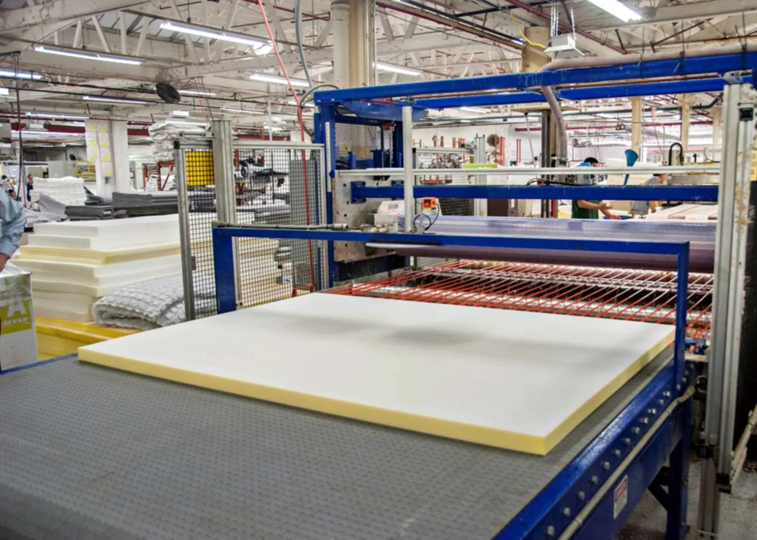 A FIN MATTRESS USES ONLY THE BEST selected QUALITY MATERIALS INSIDE. GET TO KNOW FIN AND SEE WHAT HE'S MADE OF. A REAL PREMIUM QUALITY MATTRESS AT AN AFFORDABLE PRICE. FIN COMBINES THE COMFORT OF PREMIUM MEMORY FOAM WITH THE BOUNCE AND COOLNESS OF LATEX feel.