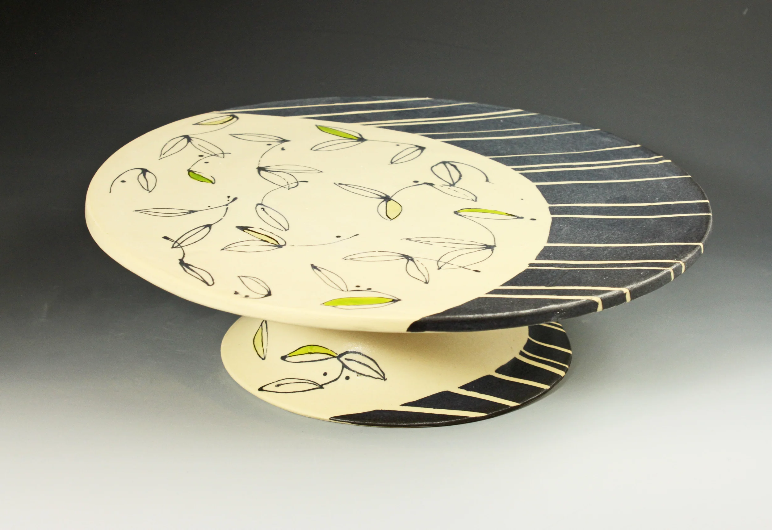 Cake stand