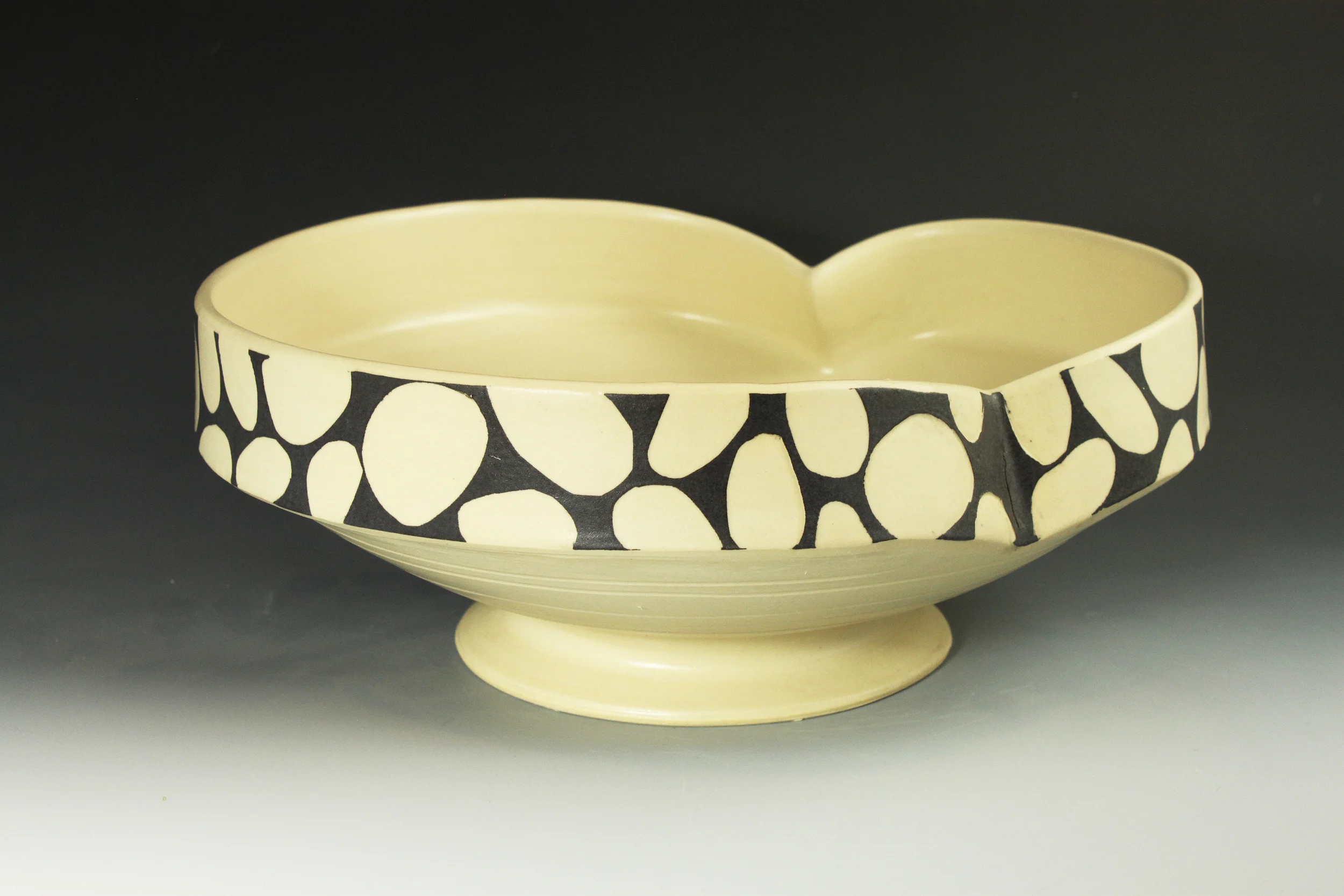 Lobed bowl