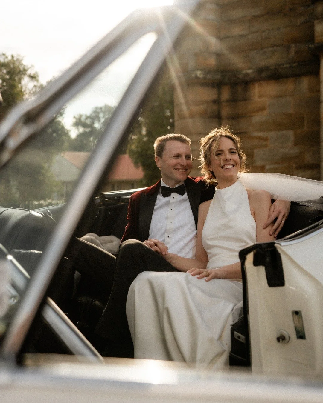 As the mercury slowly drops, I get way too excited for wedding season in the cooler months.

Early sunsets (aka no sneaky disappearing acts from the reception), no sweaty brows, no flies photobombing every photo and the LIGHT... something else this t