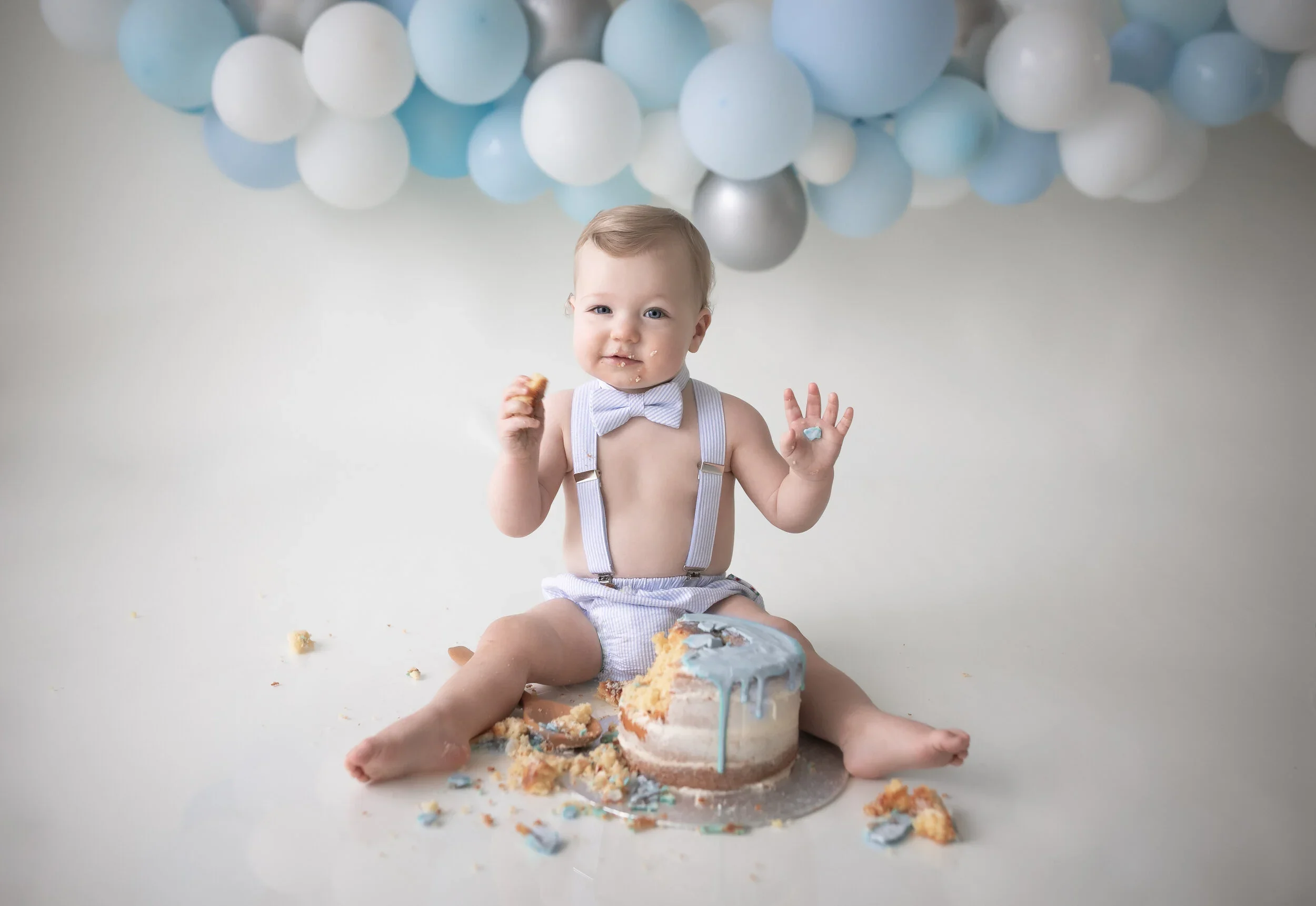 What Is Cake Smash Photography &amp; How Much Does It Cost?