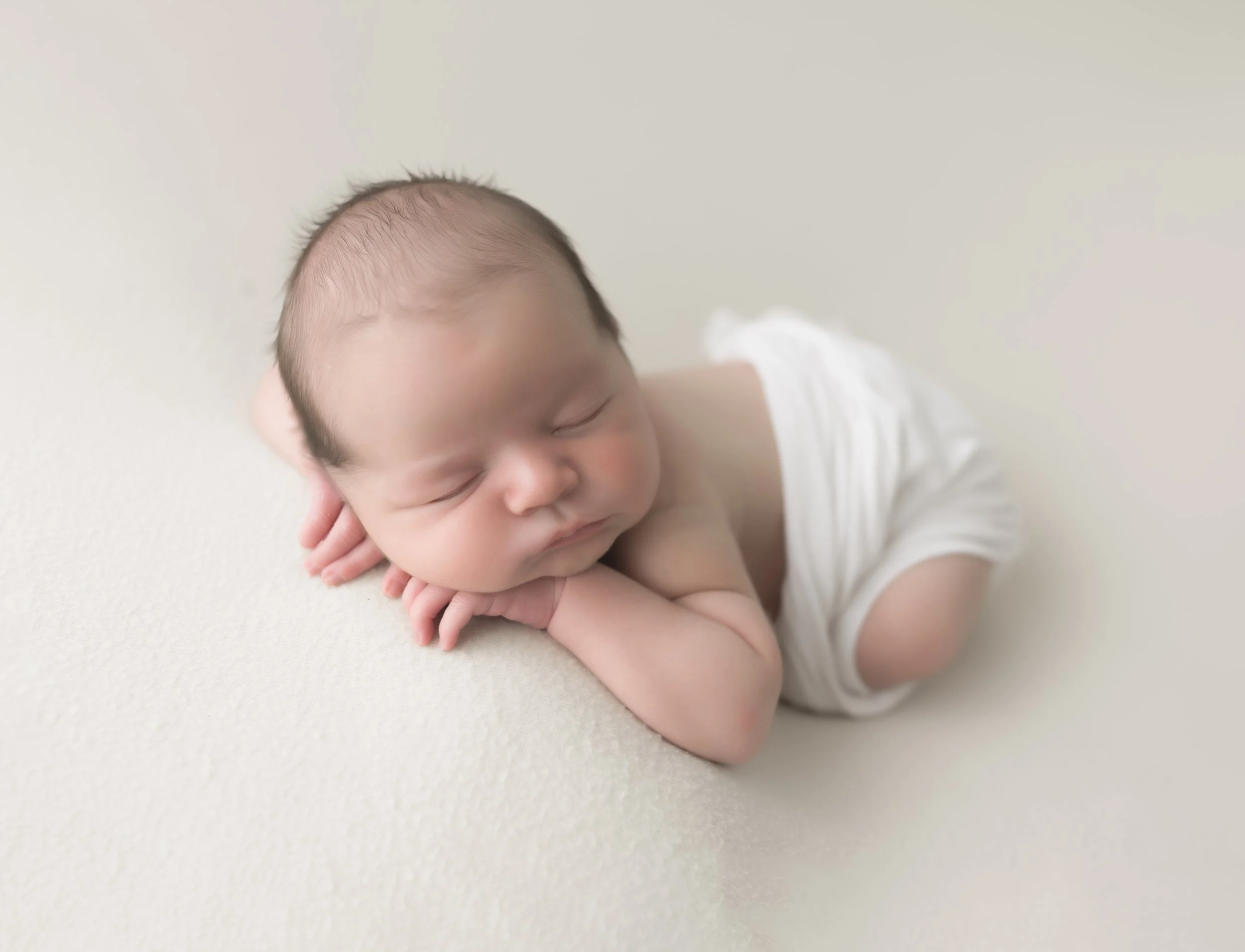 Newborn-photographer-cheshire-Heather-Elizabeth-Photography