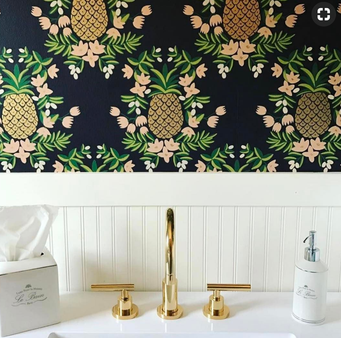 PINEAPPLEBATH.jpg