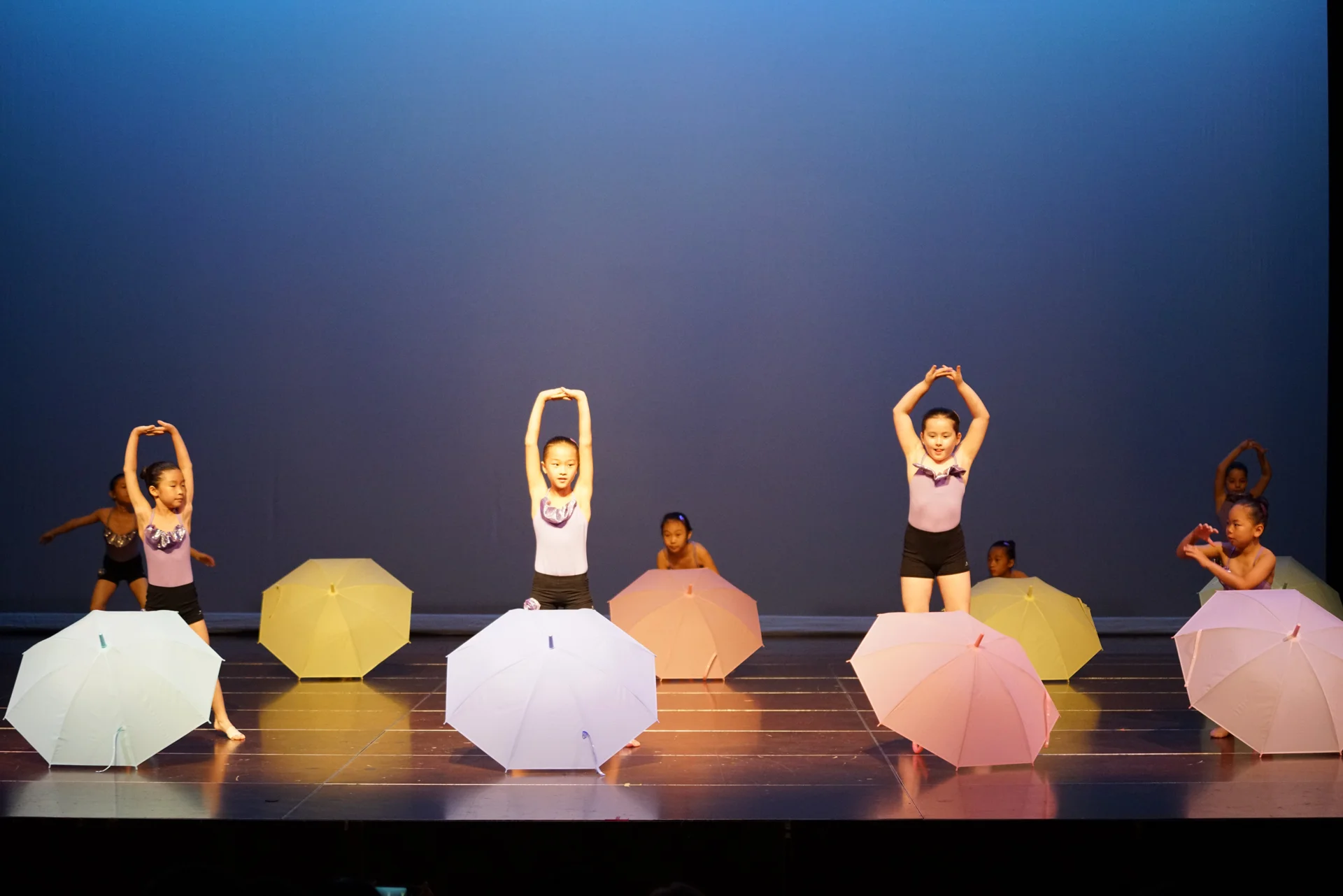 Umbrella Dance, Dance Mix (7-9)