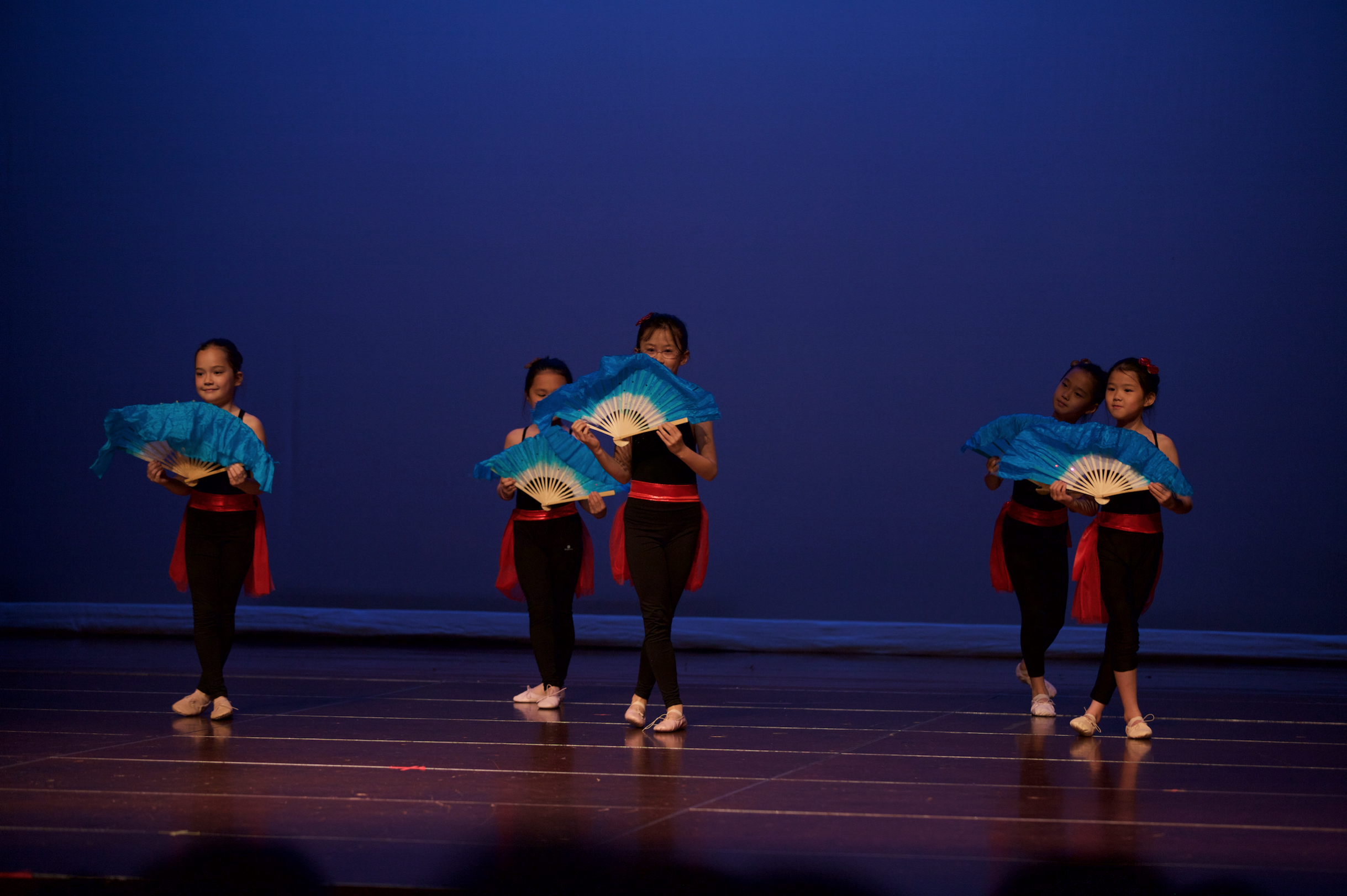 Chinese Fan Dance, Dance Mix (7-9)