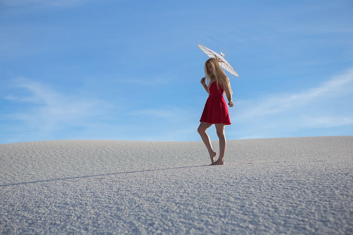 AstroBandit_JordanRose_WhiteSands_RedDress_Fashion_4.jpg